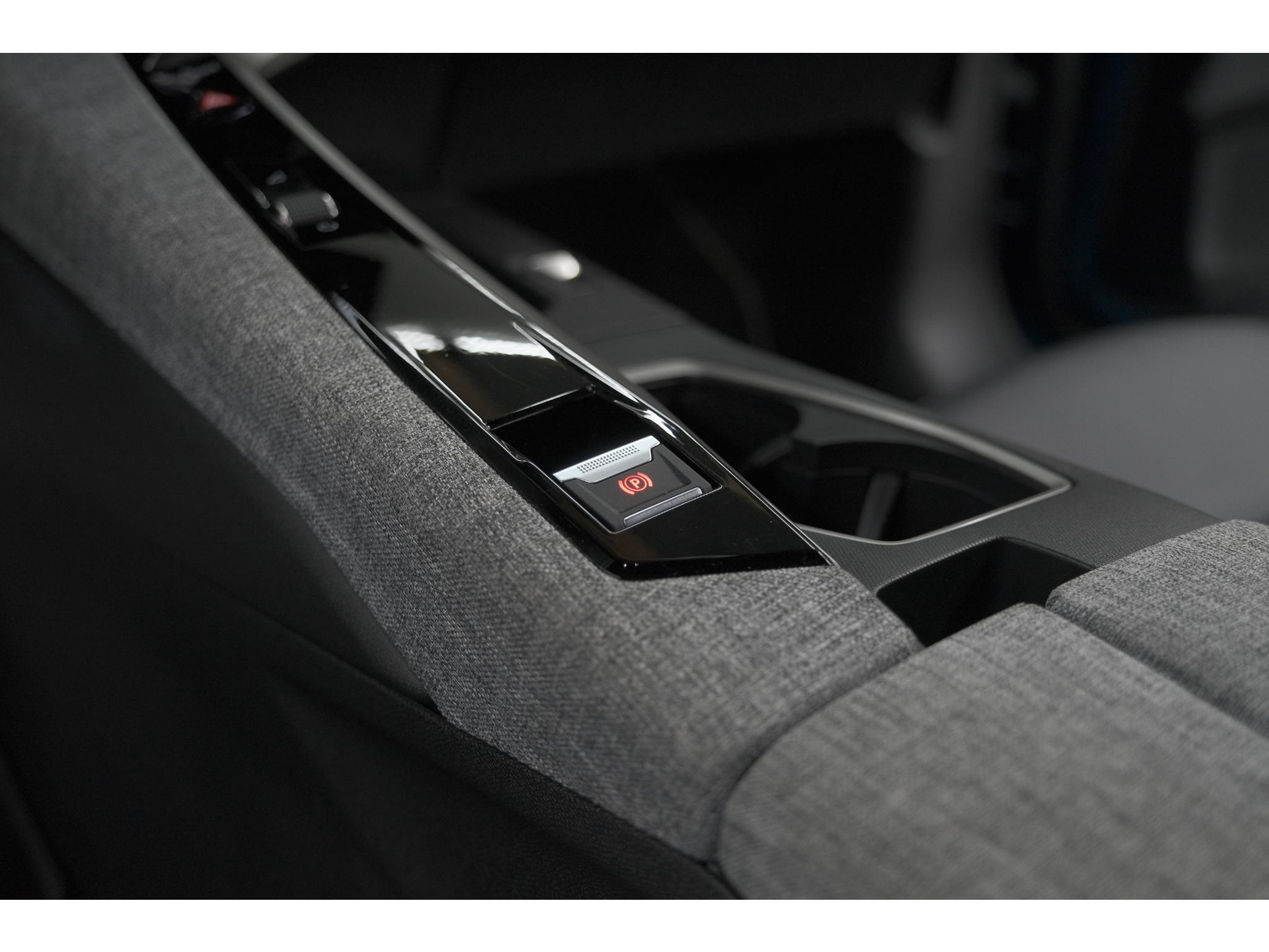 Peugeot 5008 1.2 Hybrid 136 GT | Adaptieve Cruise Control | Camera | Elektrische Kofferklep | Stoelverwarming