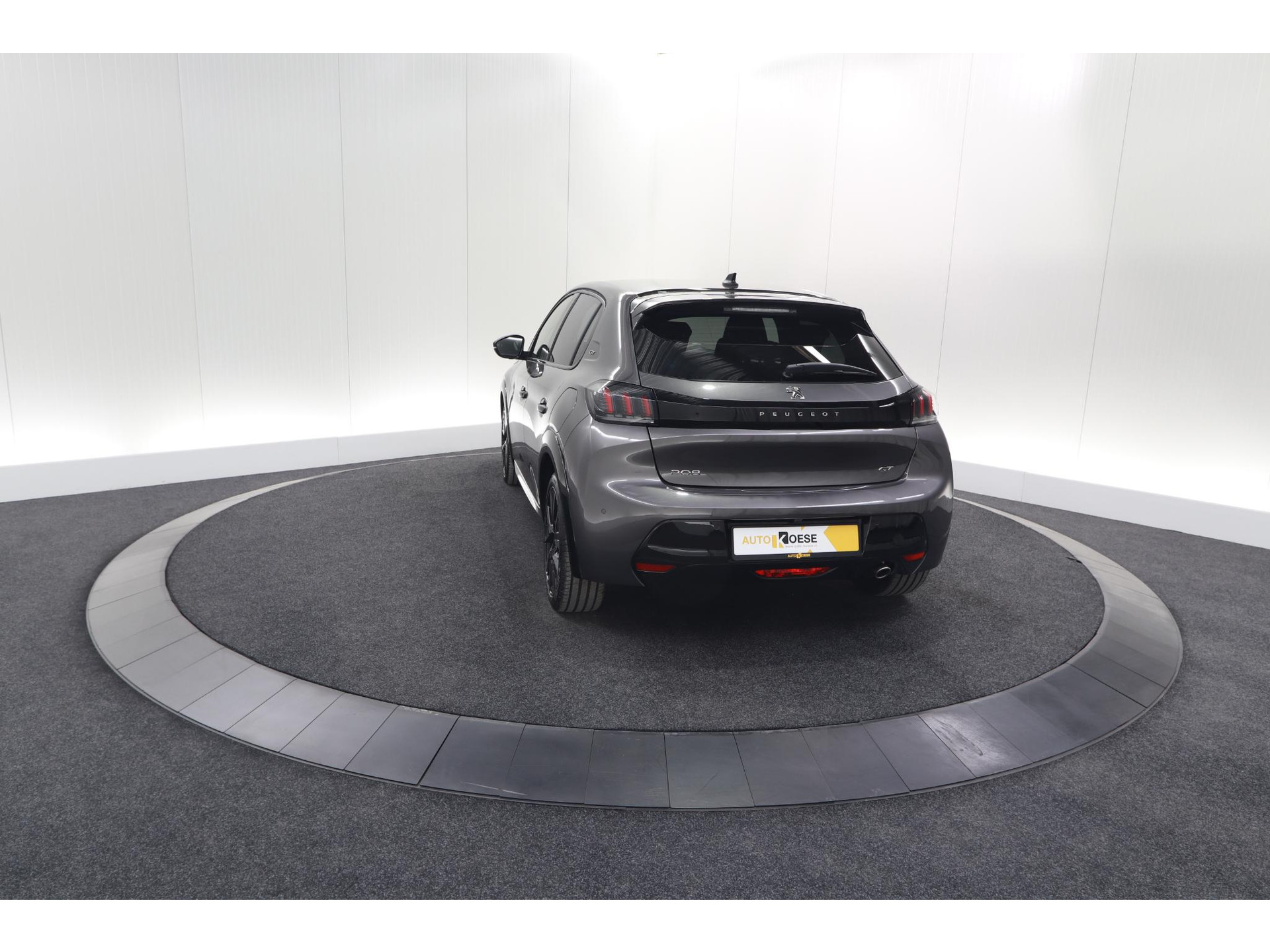 Peugeot 208 PureTech 100 GT | Camera | Adaptieve Cruise Control | Navigatie | Apple Carplay