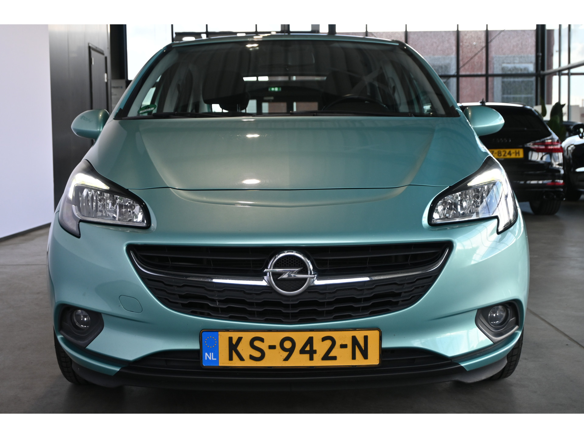 Opel Corsa 1.4 Edition Airco Cruise control Lichtmetaal Elektrisch Pakket Goed Onderhouden! Inruil Mogelijk!