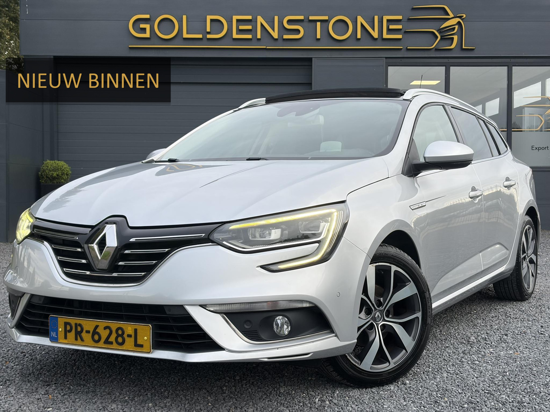 Renault Mégane Estate 1.2 TCe Bose ✓2 Eigenaar✓Pano✓Camera✓Net beurt gehad✓Navi✓Keyless✓Clima✓Cruise✓Leder✓131pk✓Pdc V+A✓6 Bak✓Rijstrooksensor✓Dodehoeksensor✓17'' Lm velgen✓N.A.P✓Apk tot 09-2027
