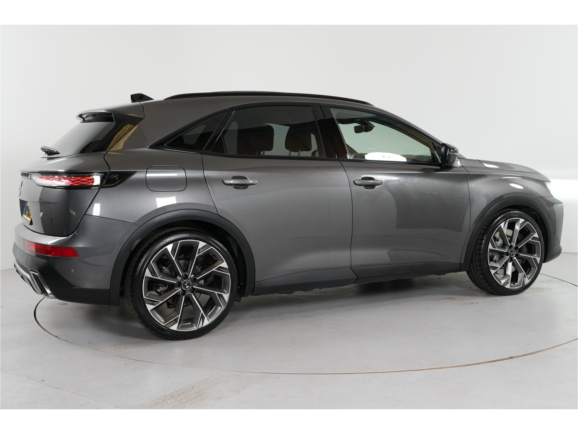 DS 7 E-Tense 4x4 Opéra 360 pk PHEV | SOH 93.5% | Pano | Massage | Nachtzicht | Focal | 360° Cam | Nappa |