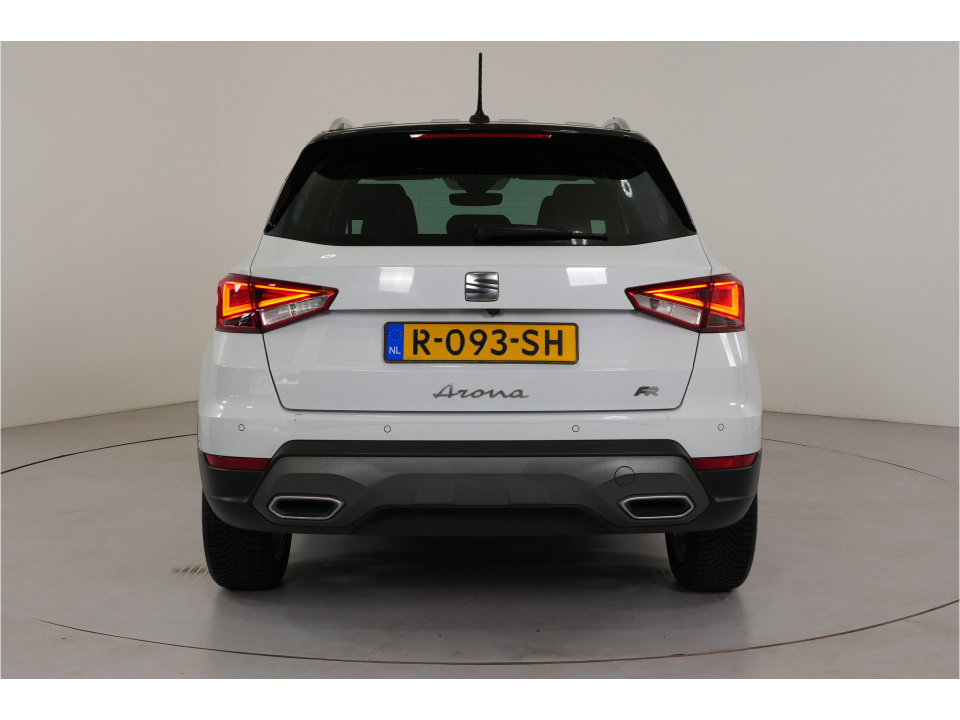 SEAT Arona 1.5 TSI EVO FR Business Intense | 150 pk | Camera | Stl. verw. | Adaptive Cruise |