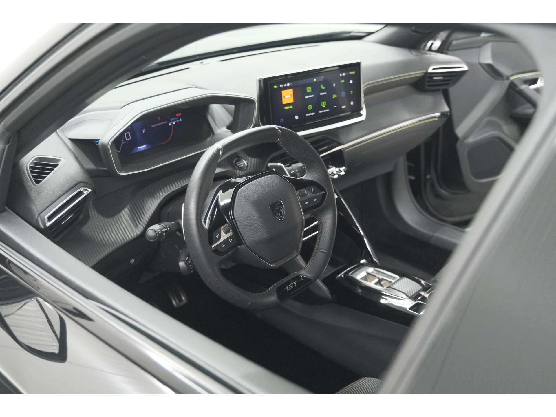 Peugeot 2008 PureTech 130 EAT8 GT | Camera | Parkeersensoren | Apple Carplay