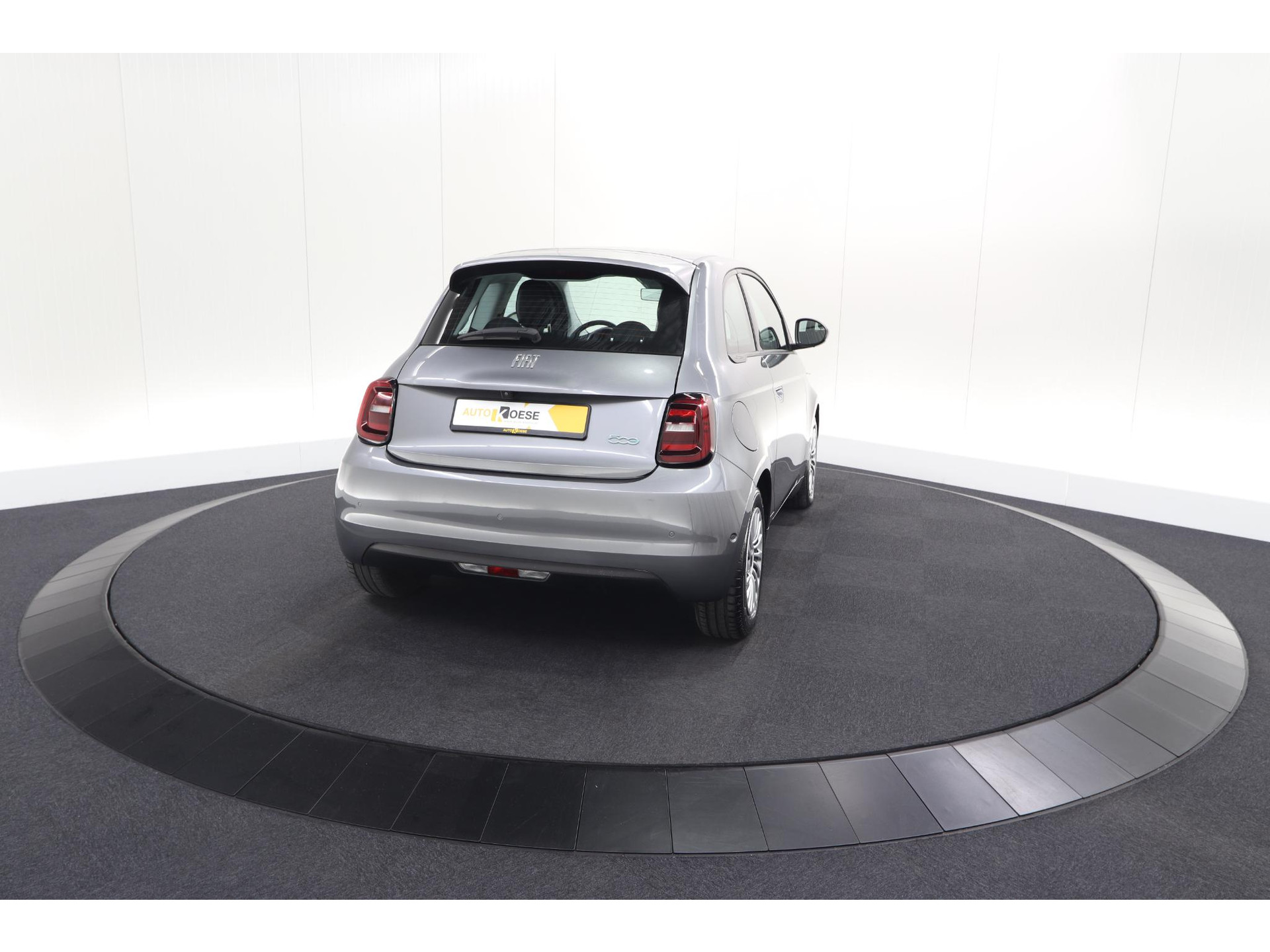 Fiat 500 Urban 42 kWh | SOH 97.6% | 3 Fase Laadfunctie | Camera | Apple Carplay | Parkeersensoren