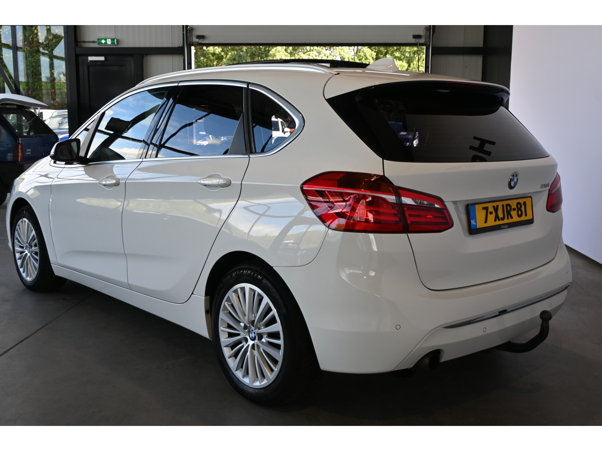 BMW 2-serie Active Tourer 218i High Executive Nap Clima Cruise Panoramadak Trekhaak PDC Navigatie LED Stoelverwarming Inruil Mogelijk!