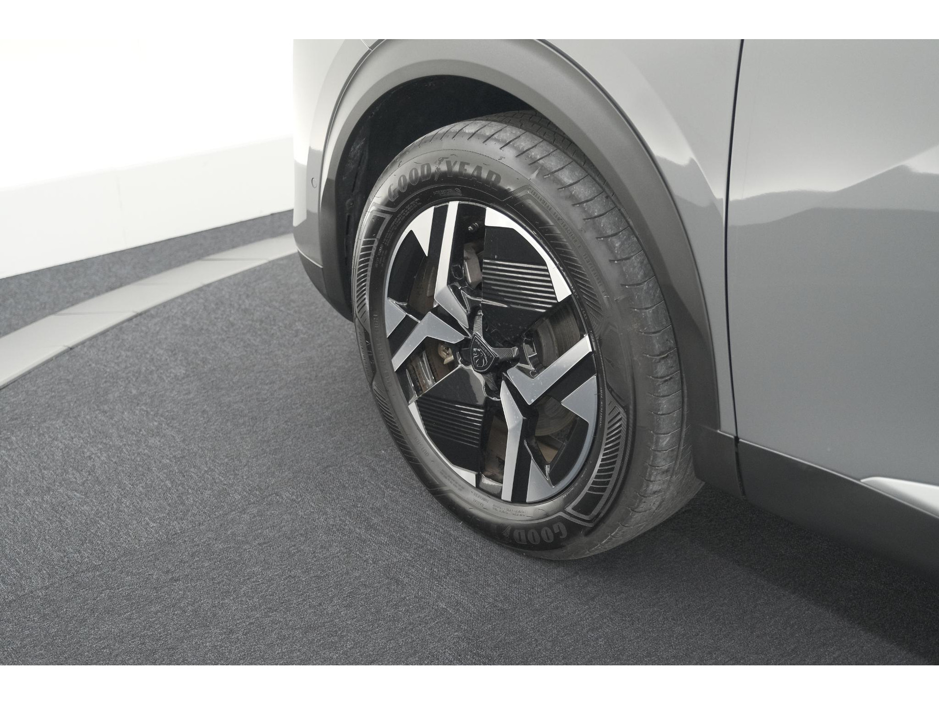 Peugeot 2008 Hybrid 145 e-DCS6 Allure | 360 Camera | Adaptieve Cruise Control | Dodehoekdetectie | Navigatie