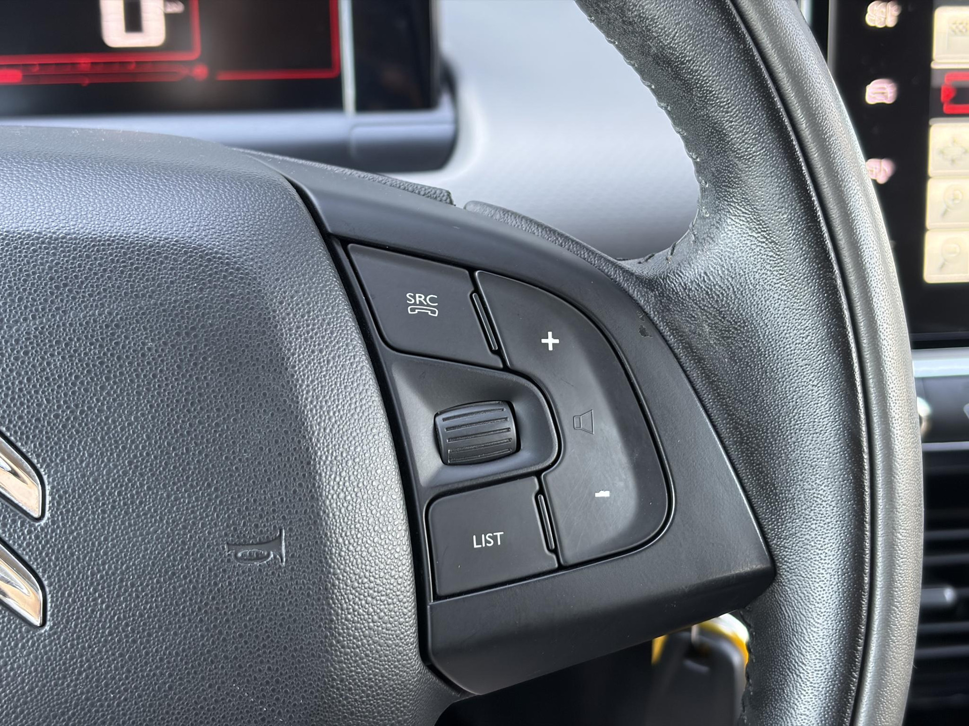 Citroen C4 Cactus 1.2 PureTech Shine 2e Eigenaar,Camera,Navi,Trekhaak,Pdc,Dealer Onderhouden,N.A.P,Lm velgen,Bj 12-2016,Apk tot 02-2027