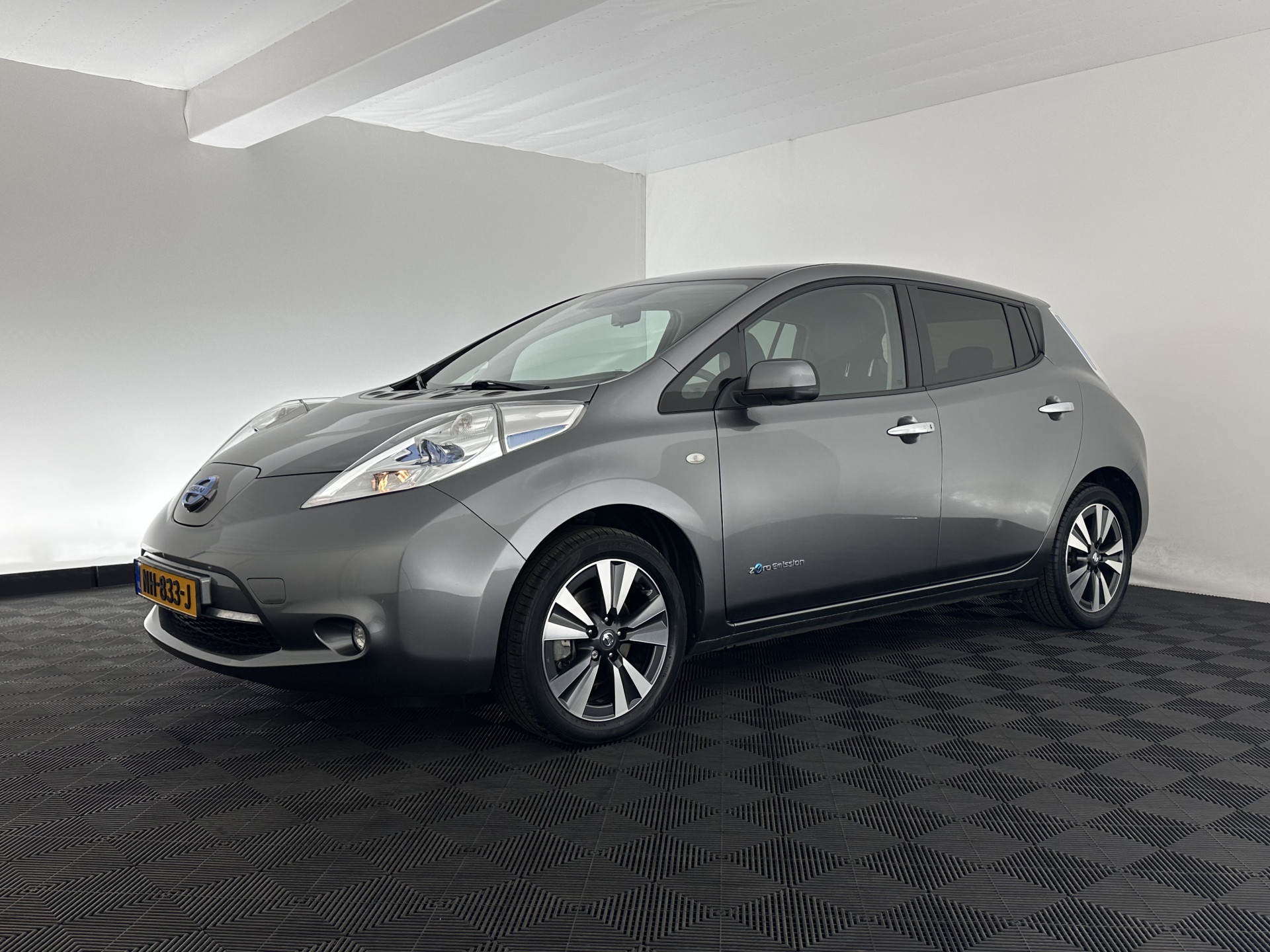 Nissan LEAF Business Edition 30 kWh Aut. *LEATHER | FULL-LED | BOSE-SURROUND | TOPVIEW | KEYLESS | NAVI-FULLMAP | ECC | HEATED-COMFORTSEATS | PRIVACYGLASS | DIGI-COCKPIT | DAB | 17"ALU*