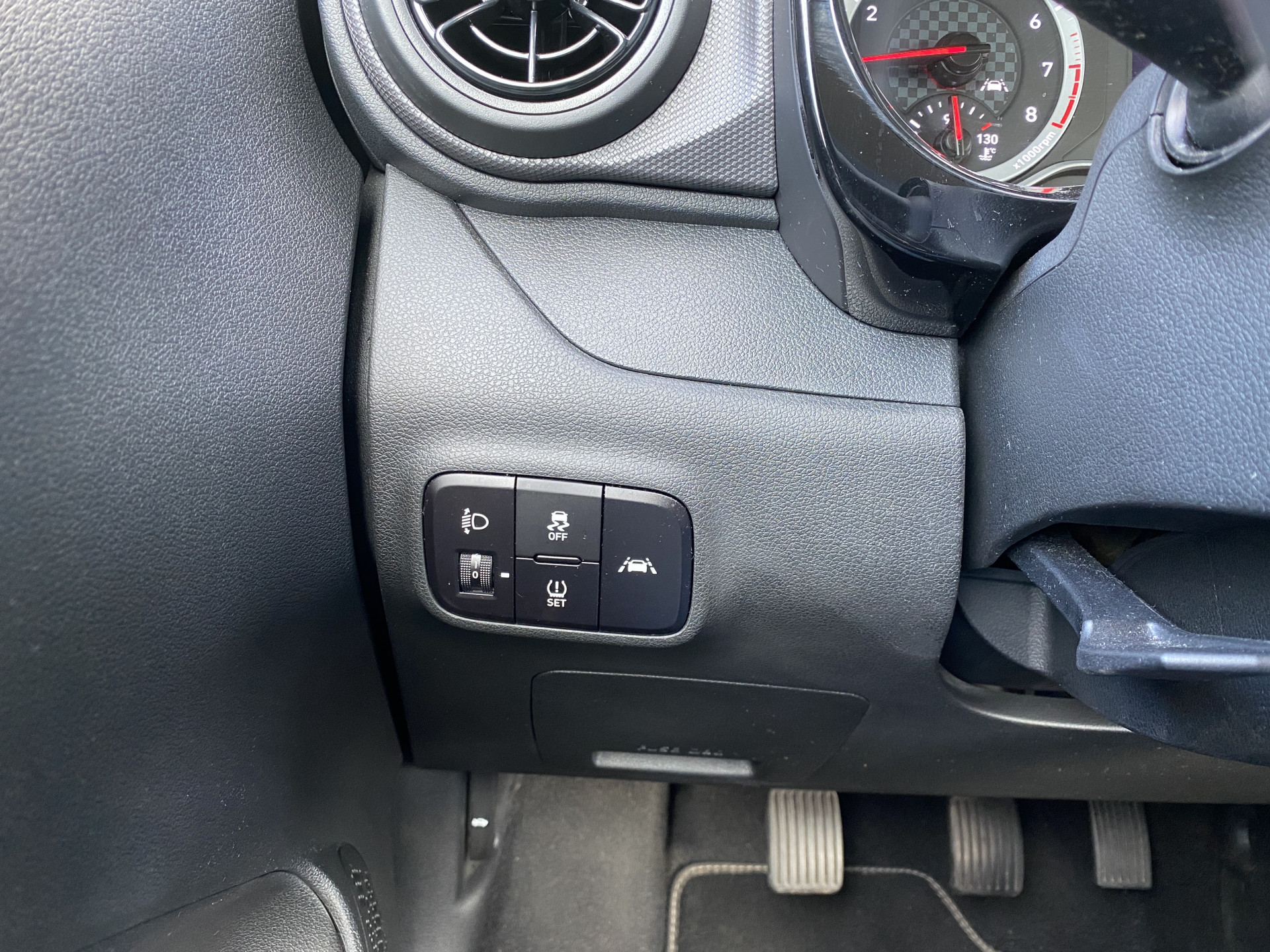 Hyundai i10 1.0 Comfort | 1e eigenaar | airco | apple carplay | cruise control | all season banden | dab | apk t/m 6-2028