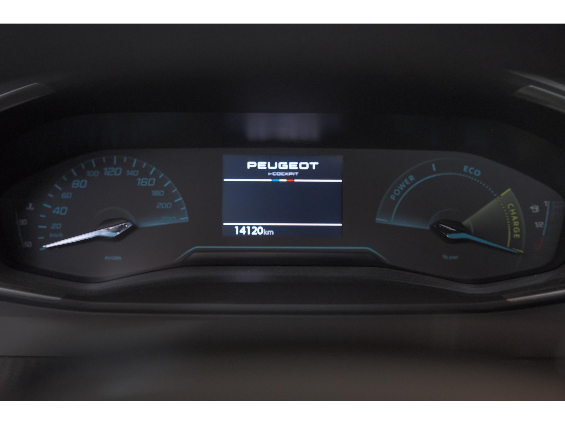 Peugeot 2008 1.2 Hybrid 136 Style | Apple Carplay | Parkeersensoren | Climate control