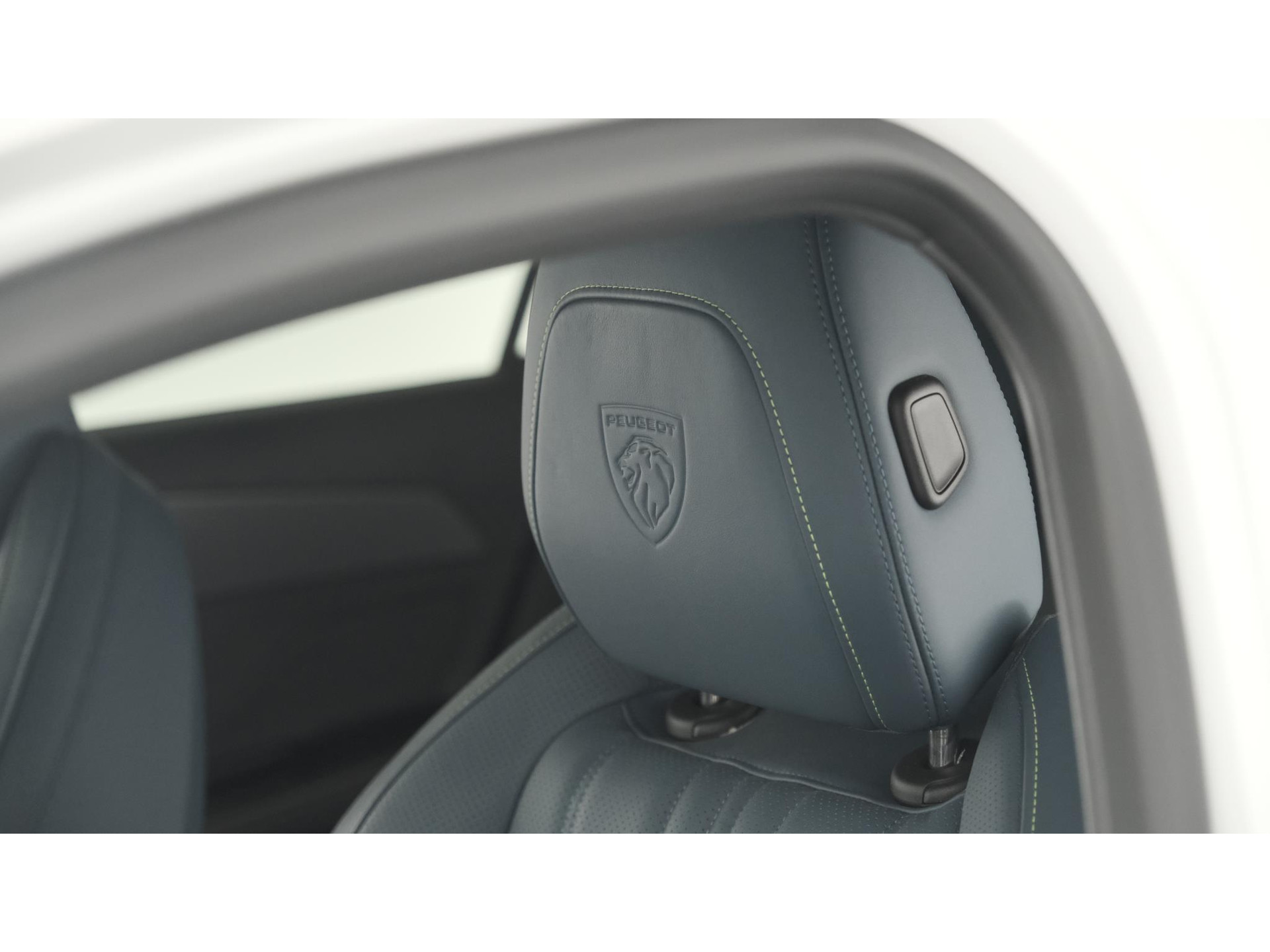 Peugeot 308 PureTech 130 GT Pack Business | Camera | Dodehoekdetectie | Apple Carplay