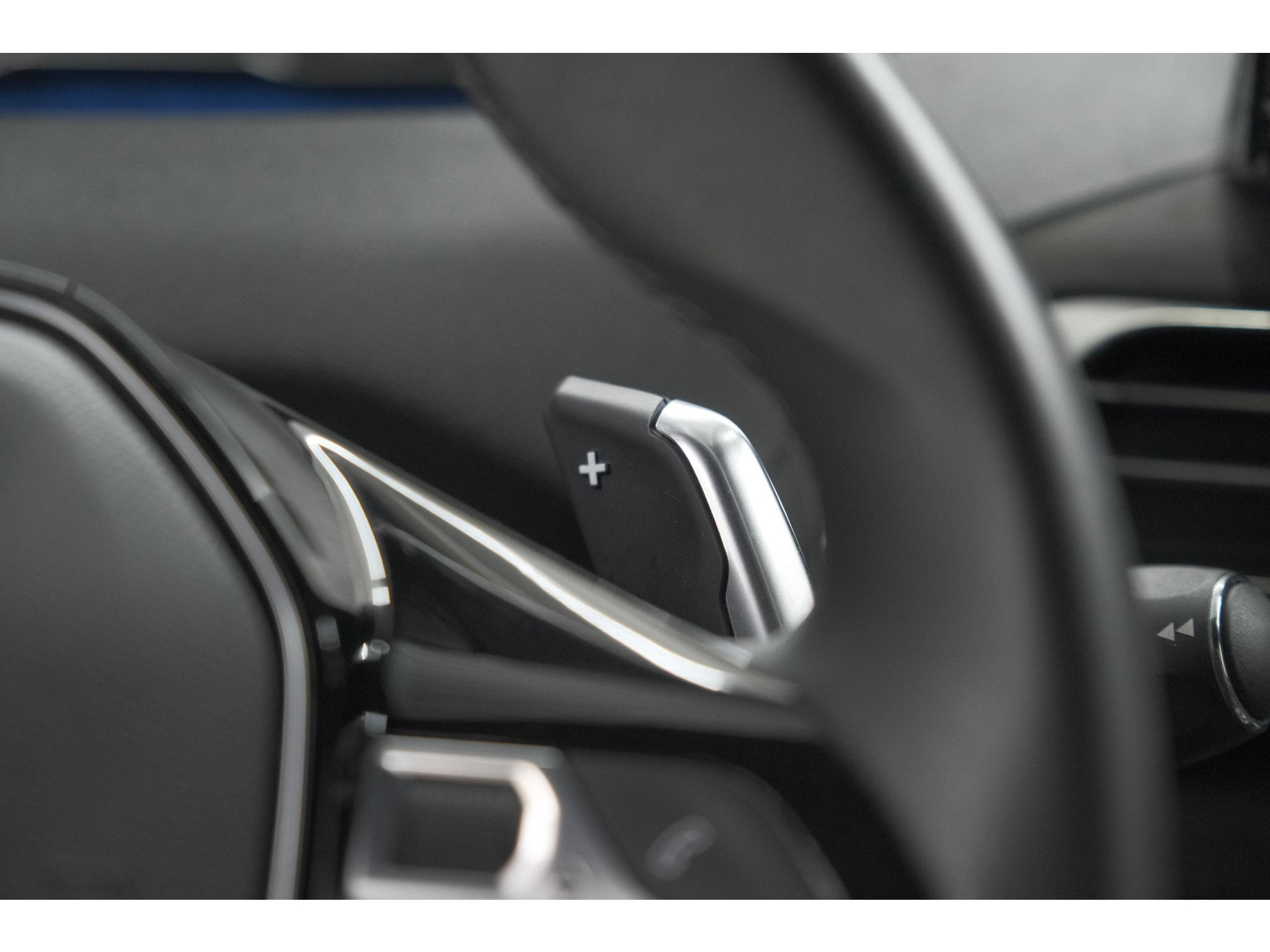 Peugeot 3008 1.6 HYbrid 225 Allure | Camera | Dodehoekdetectie | Navigatie | Apple Carplay