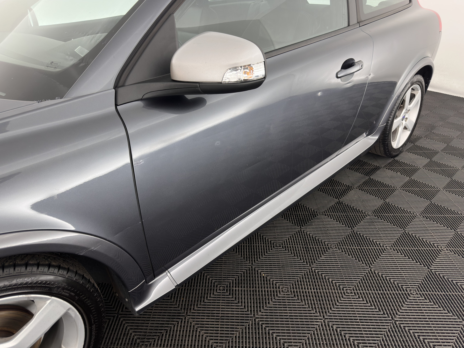 Volvo C30 1.6 D2 R-Design (INCL-BTW) *LEATHER-FABRIC | SPORT-SEATS | ECC | PDC | CARBON-INLAY | CRUISE | 17''ALU*