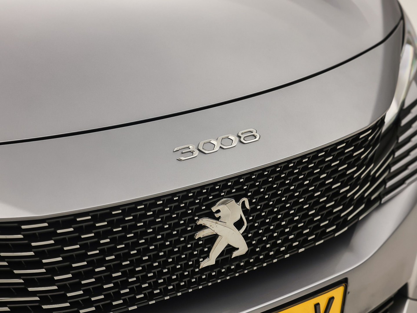 Peugeot 3008 1.2 PureTech GT Line (PANORAMADAK, APPLE CARPLAY, GROOT NAVI, LEDER, STOELVERWARMING, SPORTSTOELEN, GETINT GLAS, KEYLESS, NIEUWSTAAT)