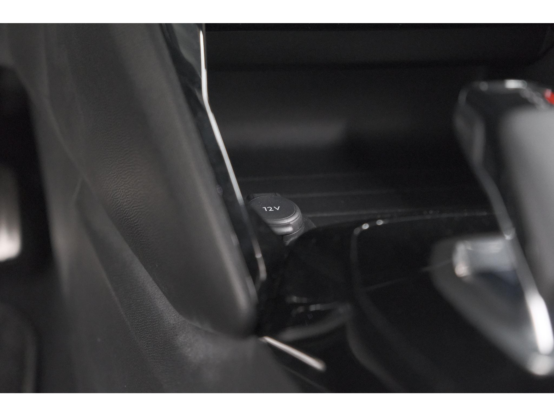 Peugeot 2008 PureTech 130 EAT8 GT | Camera | Dodehoekdetectie | Apple Carplay | Pack Winter