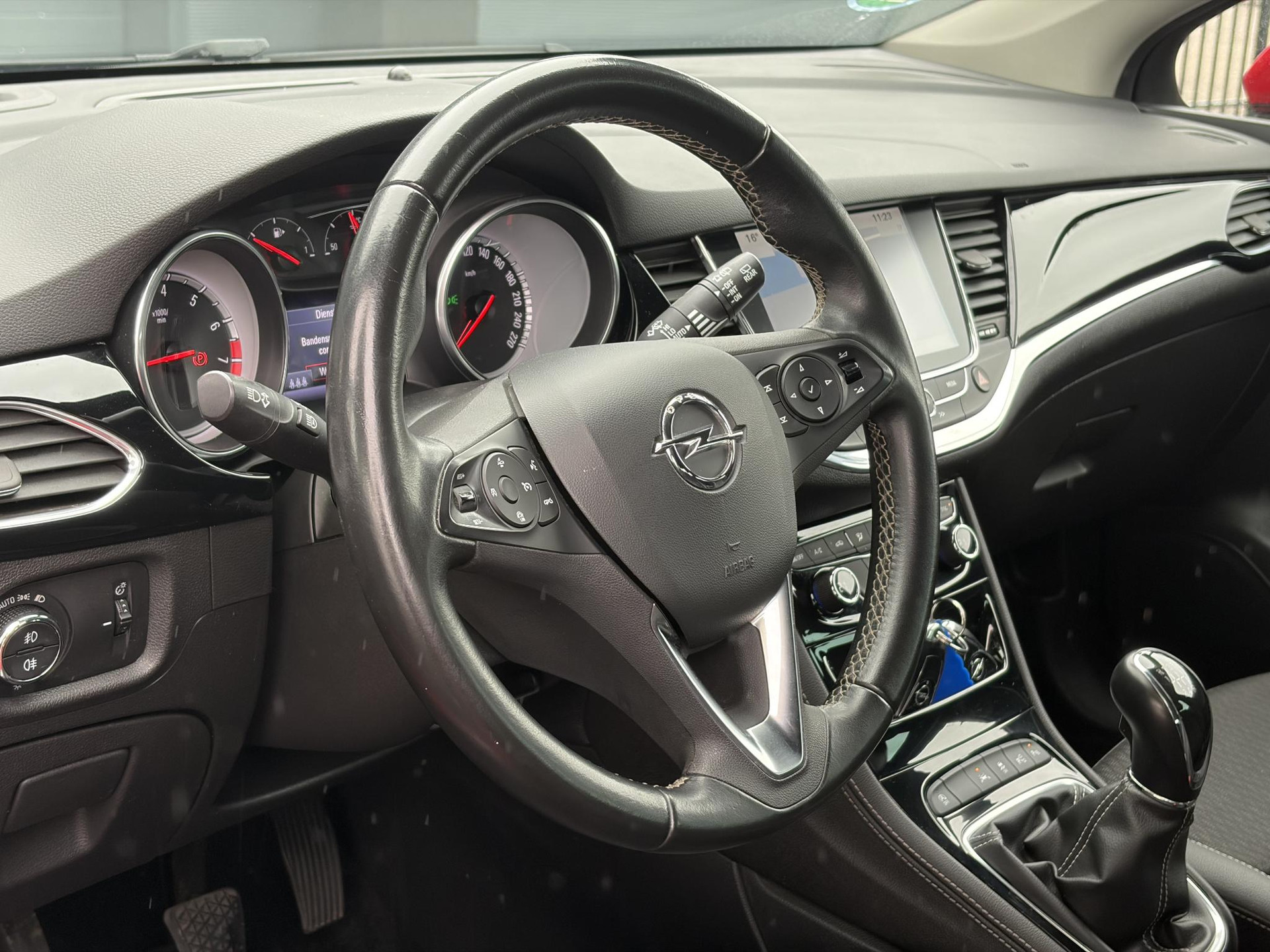 Opel Astra Sports Tourer 1.4 Innovation Dealer Onderhouden l 150pk l Carplay l 2e Eigenaar l Camera l Trekhaak l Keyless l Navi l Halfleder l Pdc V+A l 6 Bak l Clima l Cruise l Rijstrooksensor l Dodehoeksensor l N.A.P l Apk tot 01-2027