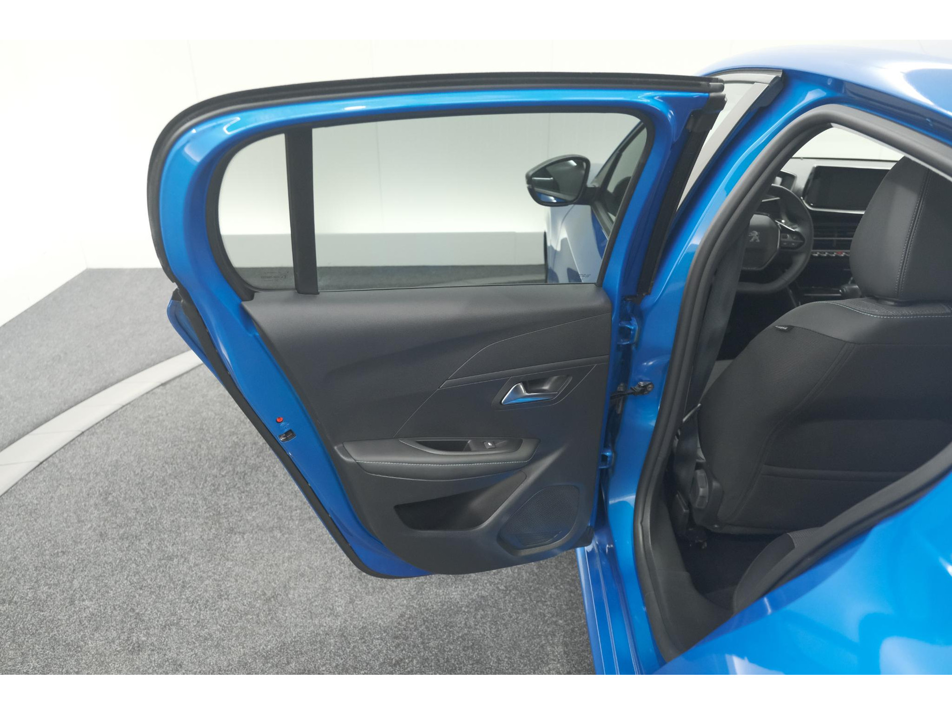 Peugeot 208 PureTech 100 Allure | Stoelverwarming | Adaptieve Cruise Control | Camera | Apple Carplay