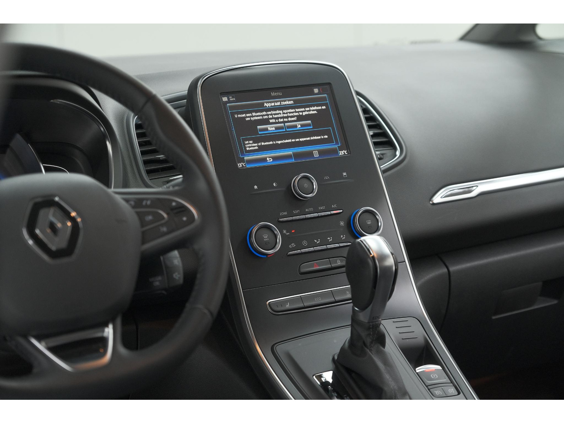 Renault Scénic TCe 140 EDC Limited | Camera | Stoelverwarming | Navigatie | Apple Carplay