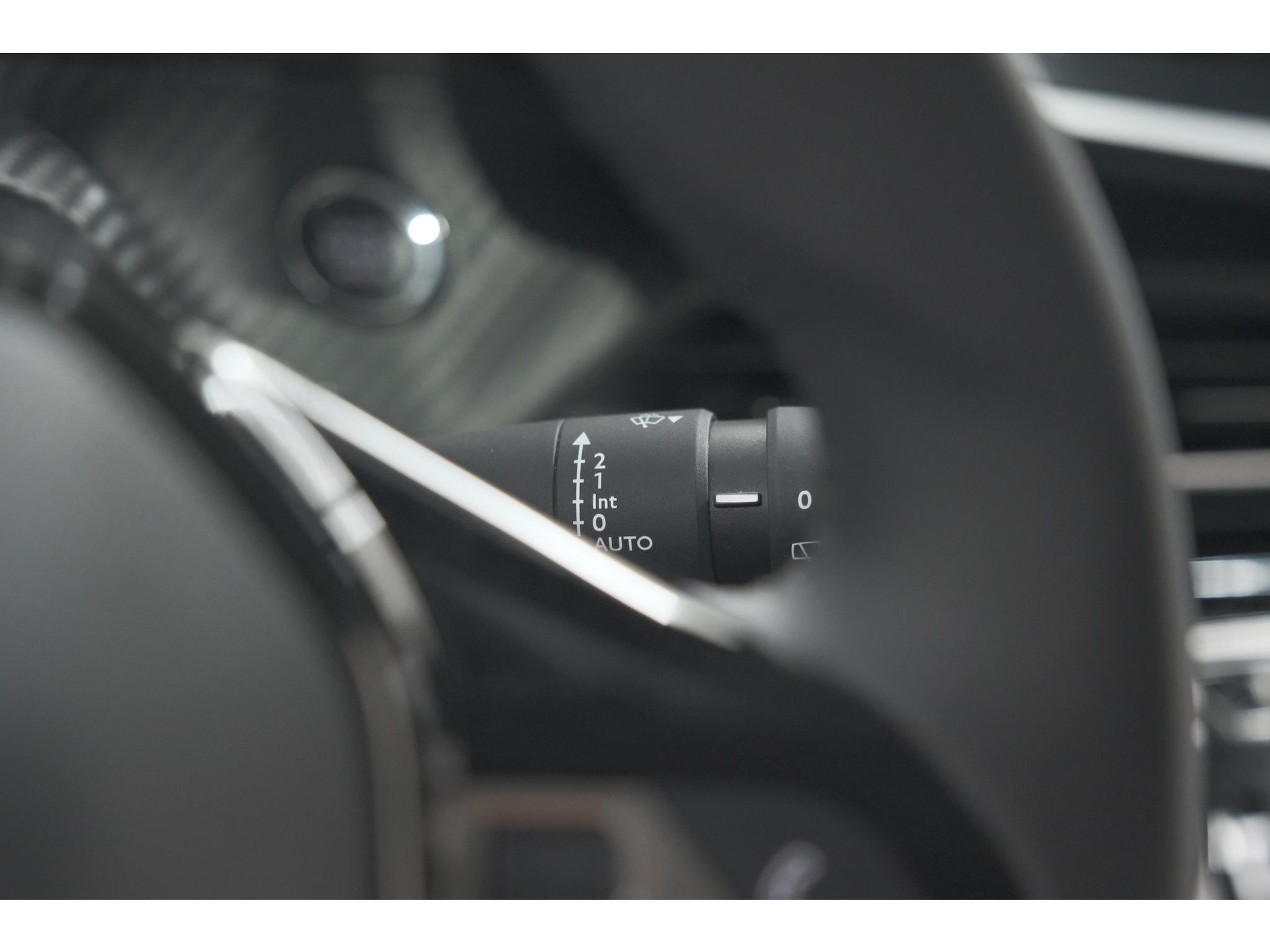 Peugeot 208 PureTech 100 Allure | Stoelverwarming | Adaptieve Cruise Control | Camera | Apple Carplay