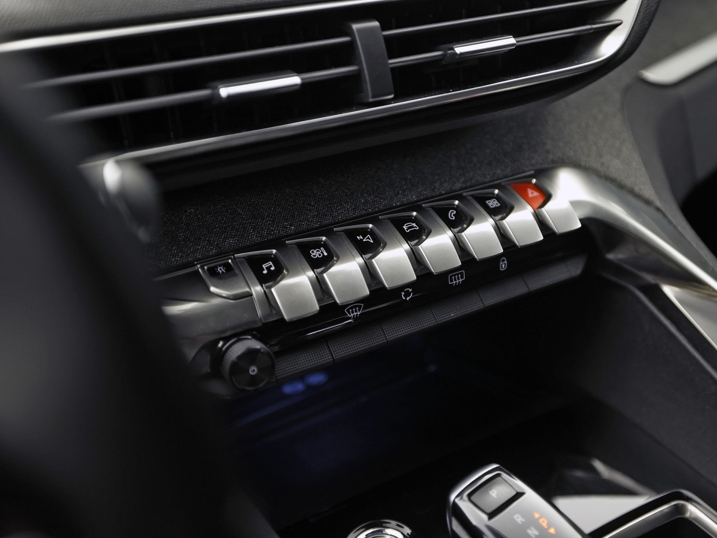 Peugeot 5008 1.2 PureTech GT-Line 7 Persoons Automaat 131Pk (GROOT NAVI, APPLE CARPLAY, 360 CAMERA, SPORTSTOELEN, KEYLESS, VIRTUAL DASHBOARD, LM VELGEN, NIEUWE APK)
