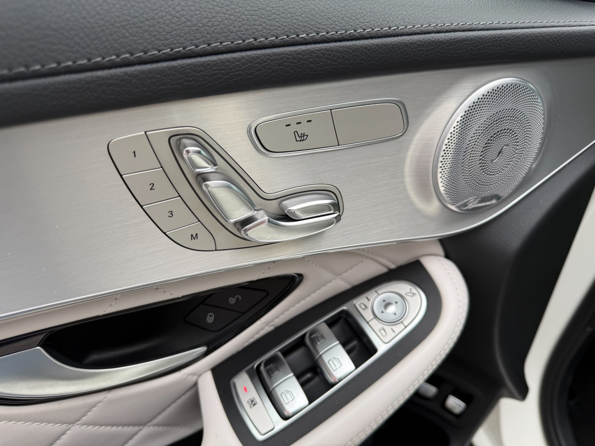 Mercedes-Benz GLC-klasse AMG 43 4MATIC | 3/6/12MND GARANTIE | KUIPSTOELEN | BURMESTER | MEMORY | PANO | ACC | STANDKACHEL | 360 CAMERA | BOMVOL | TREKHAAK |