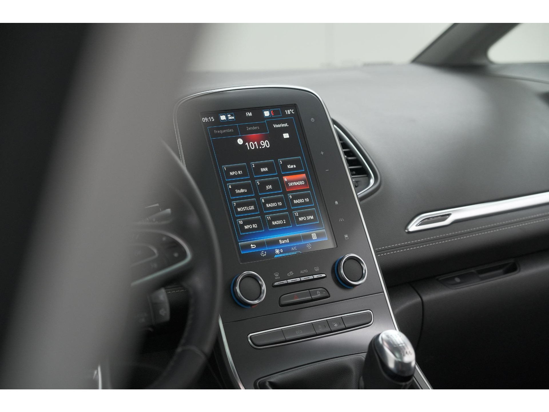 Renault Scénic TCe 130 Intens | Trekhaak | Panoramadak | Camera | Apple Carplay | Dodehoekdetectie