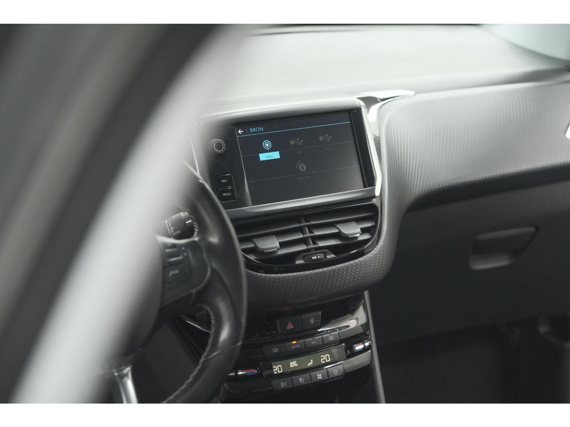 Peugeot 2008 PureTech 130 Allure | Camera | Apple Carplay | Parkeersensoren | Navigatie