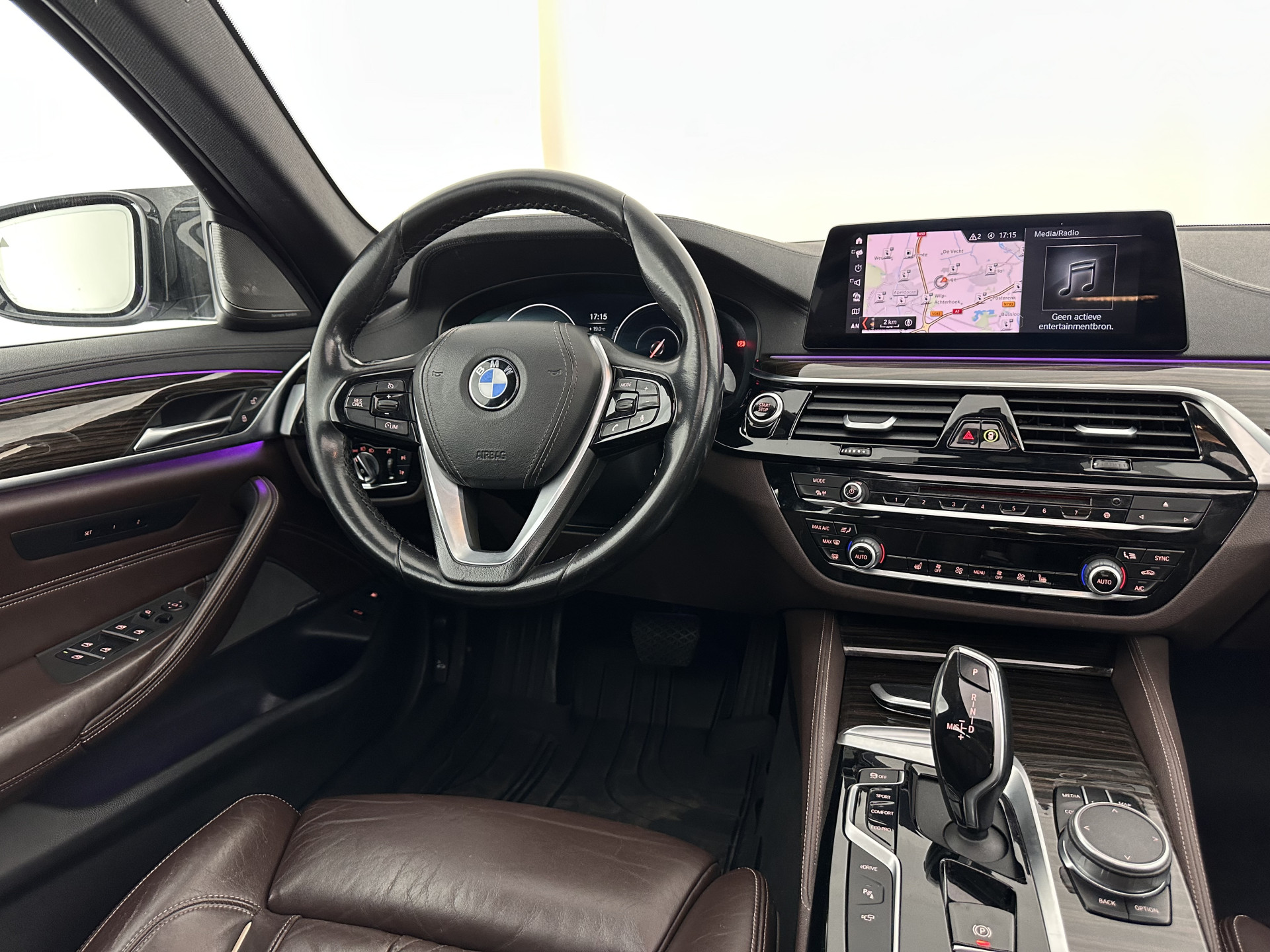 BMW 5-serie 530e iPerformance High Executive (Plug-in) Aut.*PANO | LEATHER | FULL-LED | TOPVIEW | KEYLESS | HARMAN/KARDON | BLINDSPOT | MEMORY-PACK | HEATED-COMFORTSEATS | DIGI-COCKPIT | AMBIENTLIGHT | NAVI-FULLMAP | 20''ALU*
