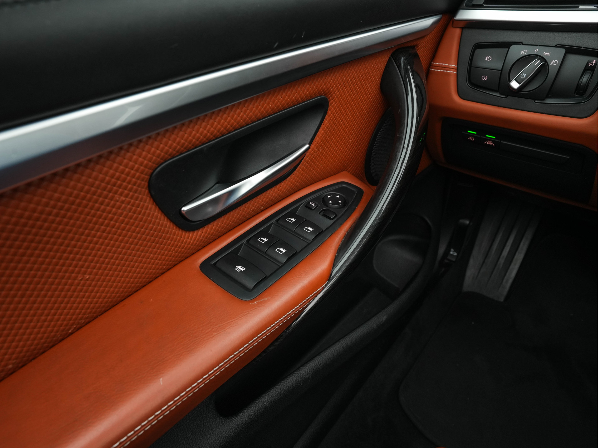 BMW 4-serie Cabrio 435d xDrive M-SportPack Centennial High-Executive Aut. *LEATHER | FULL-LED | ADAPTIVE-CRUISE | MEMORY-PACK | AIRSCARF | BLINDSPOT | HIFI-SOUND | KEYLESS | DAB+ | HEATED-SPORTSEATS | CAMERA | HEAD-UP | NAVI-FULLMAP | 19''ALU*