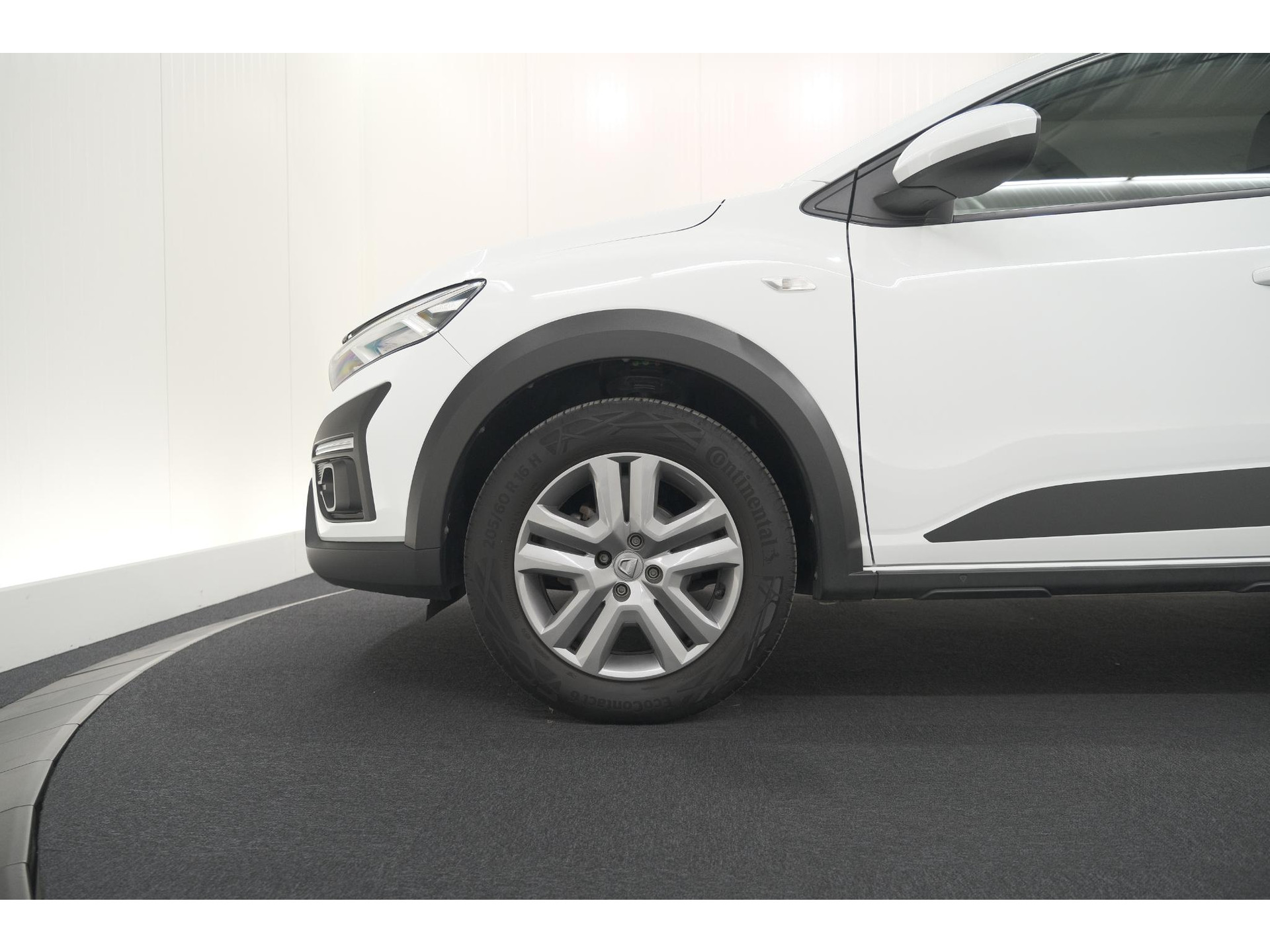 Dacia Sandero Stepway 1.0 TCe 90 Comfort | Apple Carplay | Parkeersensoren | Cruise Control