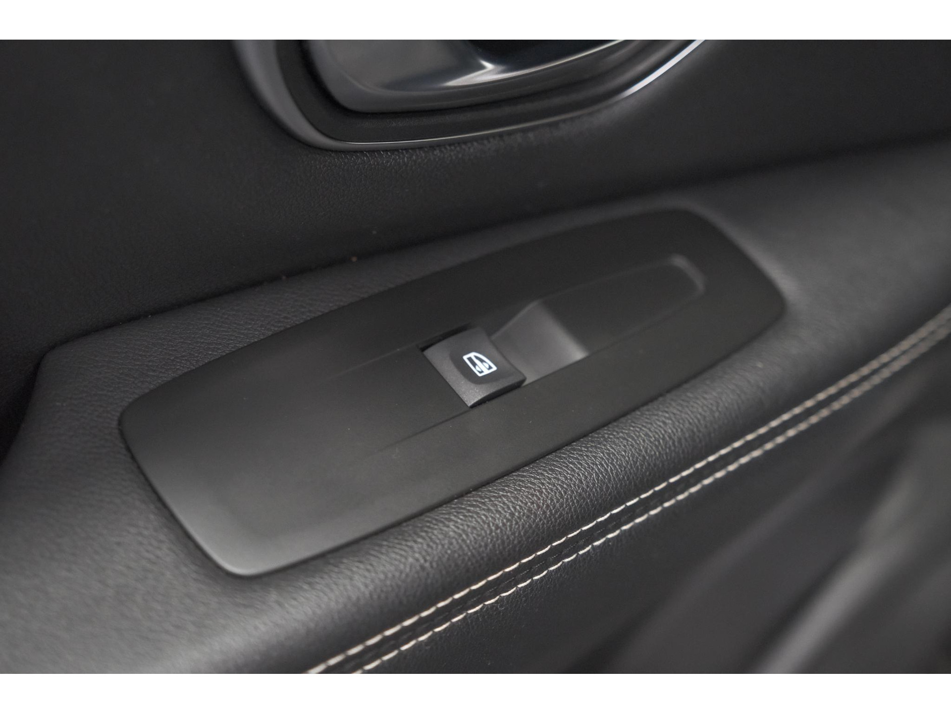 Renault Grand Scénic 1.3 Intens TCe 140 EDC | 7 Zitplaatsen | Apple Carplay | Camera | Parkeersensoren voor + achter