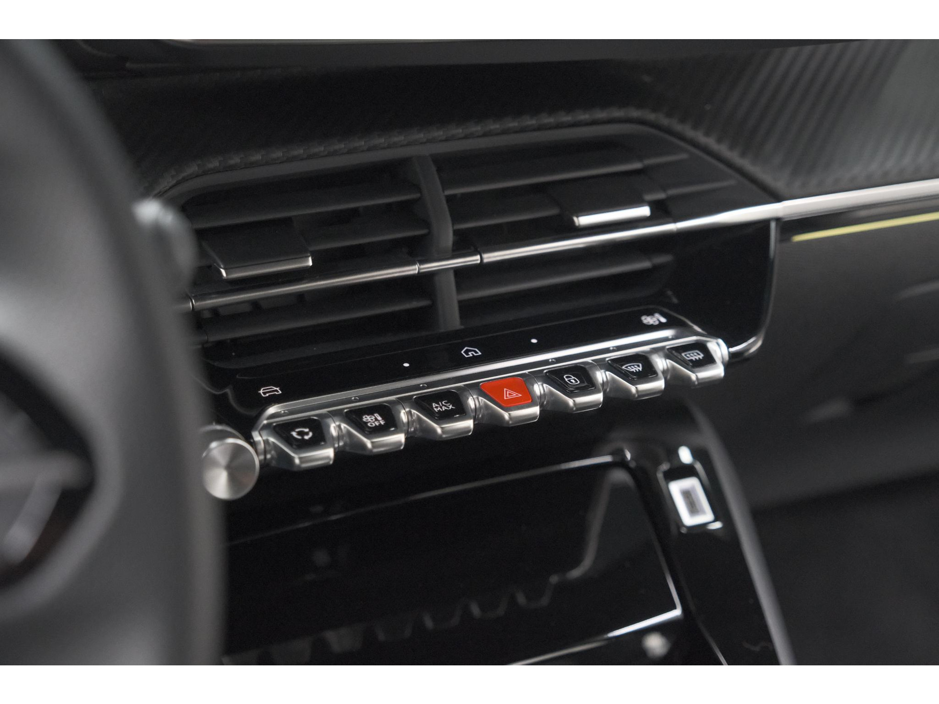 Peugeot 2008 1.2 Hybrid 136 GT | Camera | Apple Carplay | Parkeersensoren