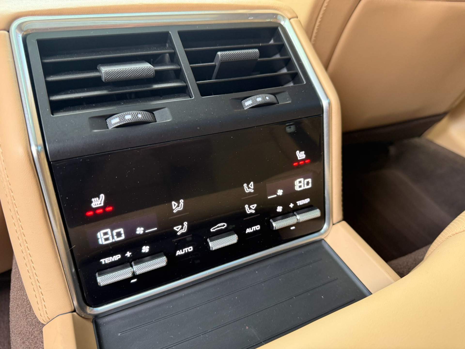 Porsche Panamera 2.9 4 E-Hybrid Platinum Edition | 2E EIGENAAR | 3/6/12MND GARANTIE | ACC | PANO | HUD | CARPLAY | SFEER | 360 CAMERA | BOMVOL | SOFTCLOSE |