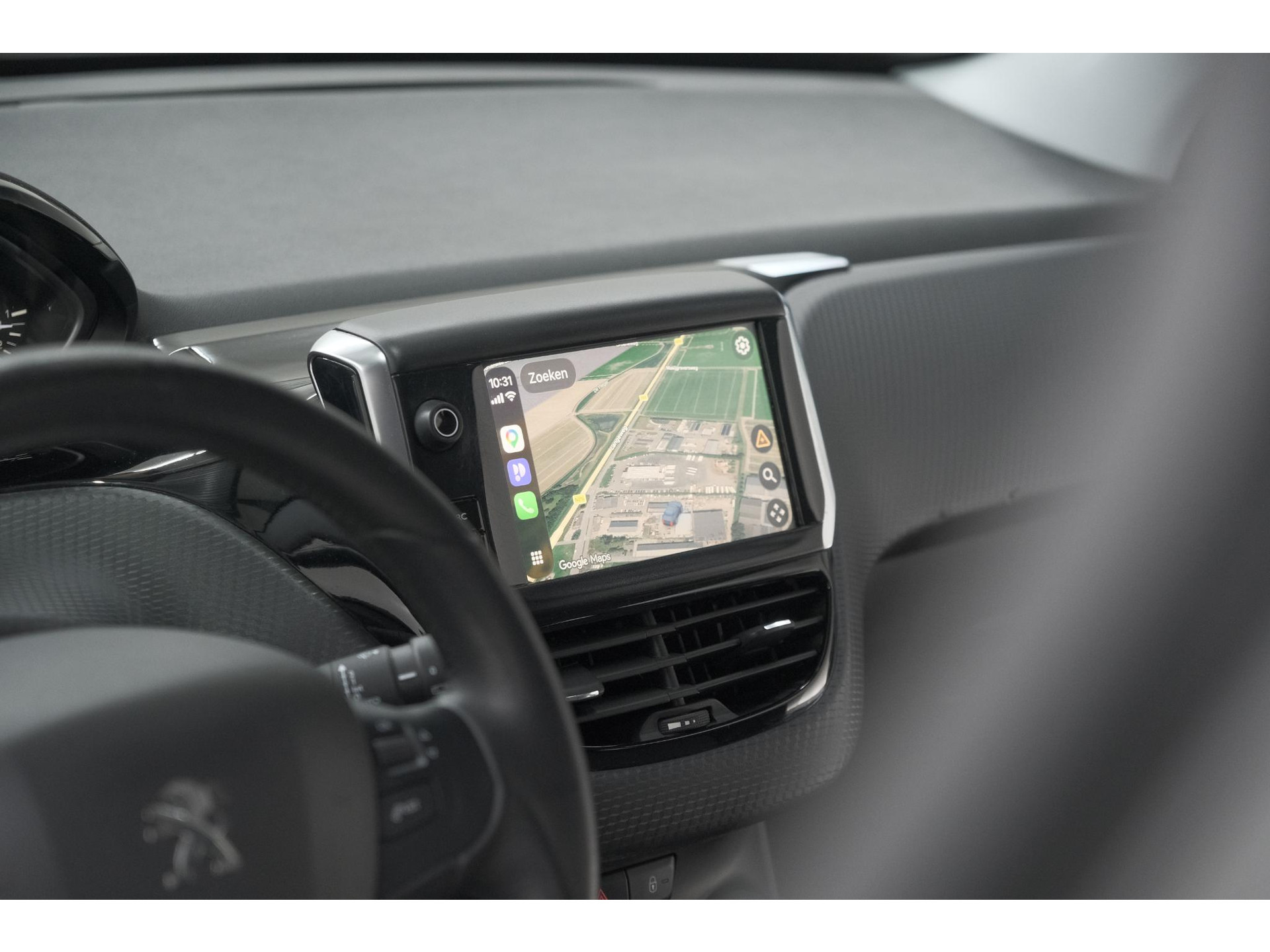 Peugeot 208 PureTech 82 Signature | Parkeersensoren | Apple Carplay | Navigatie