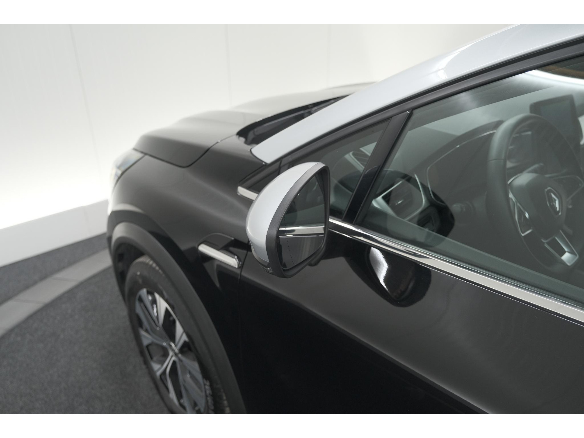 Renault Captur 1.6 E-Tech full hybrid 145 techno | Pack Full Screen | Camera | Navigatie | Allseason Banden