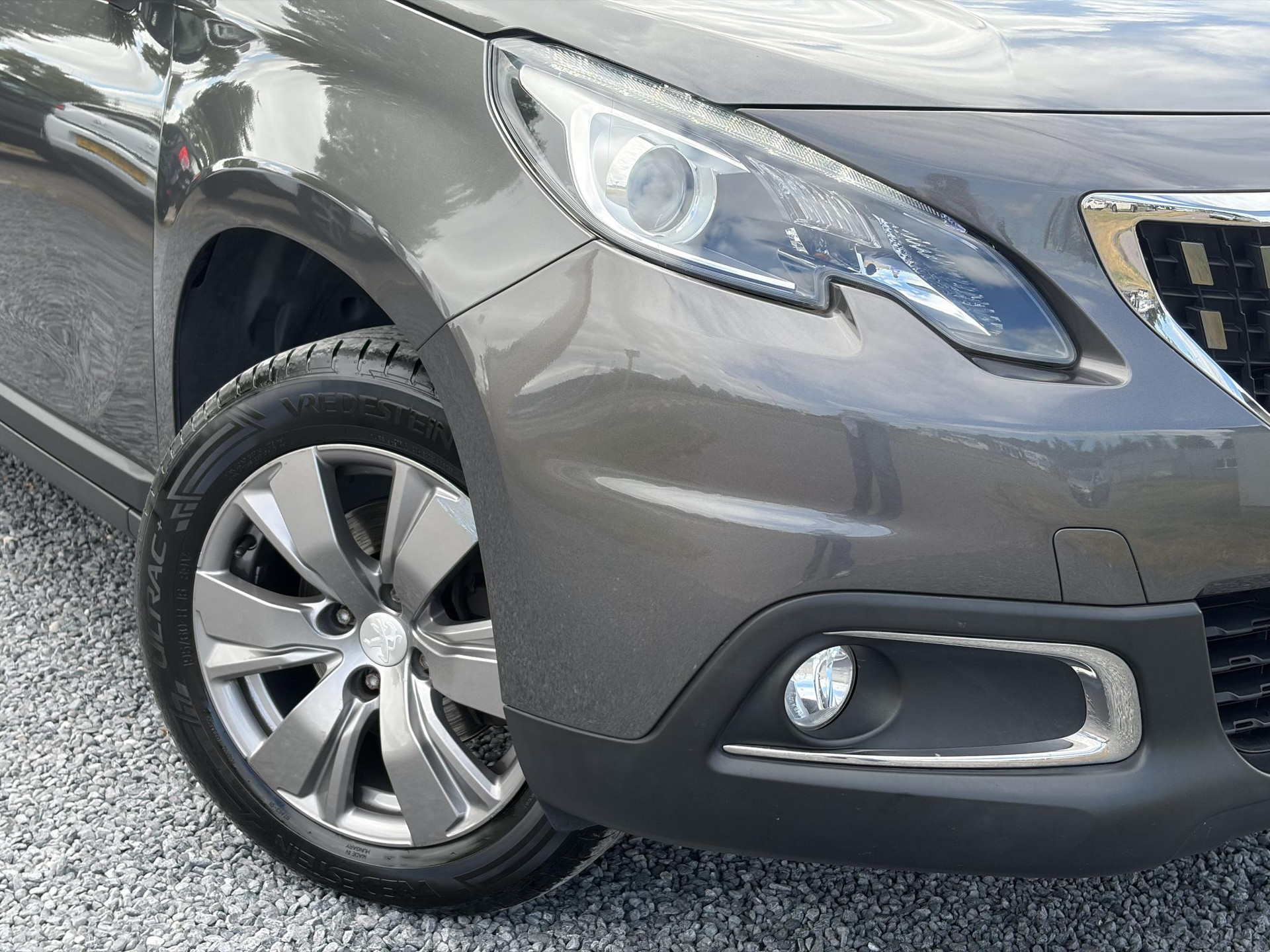 Peugeot 2008 1.2 PureTech Blue Lion D-riem vv in 2024 l Pano l Navi l 110pk l Trekhaak l Carplay l Airco l Cruise l Pdc l Recent beurt gehad l N.A.P l Apk tot 01-2027
