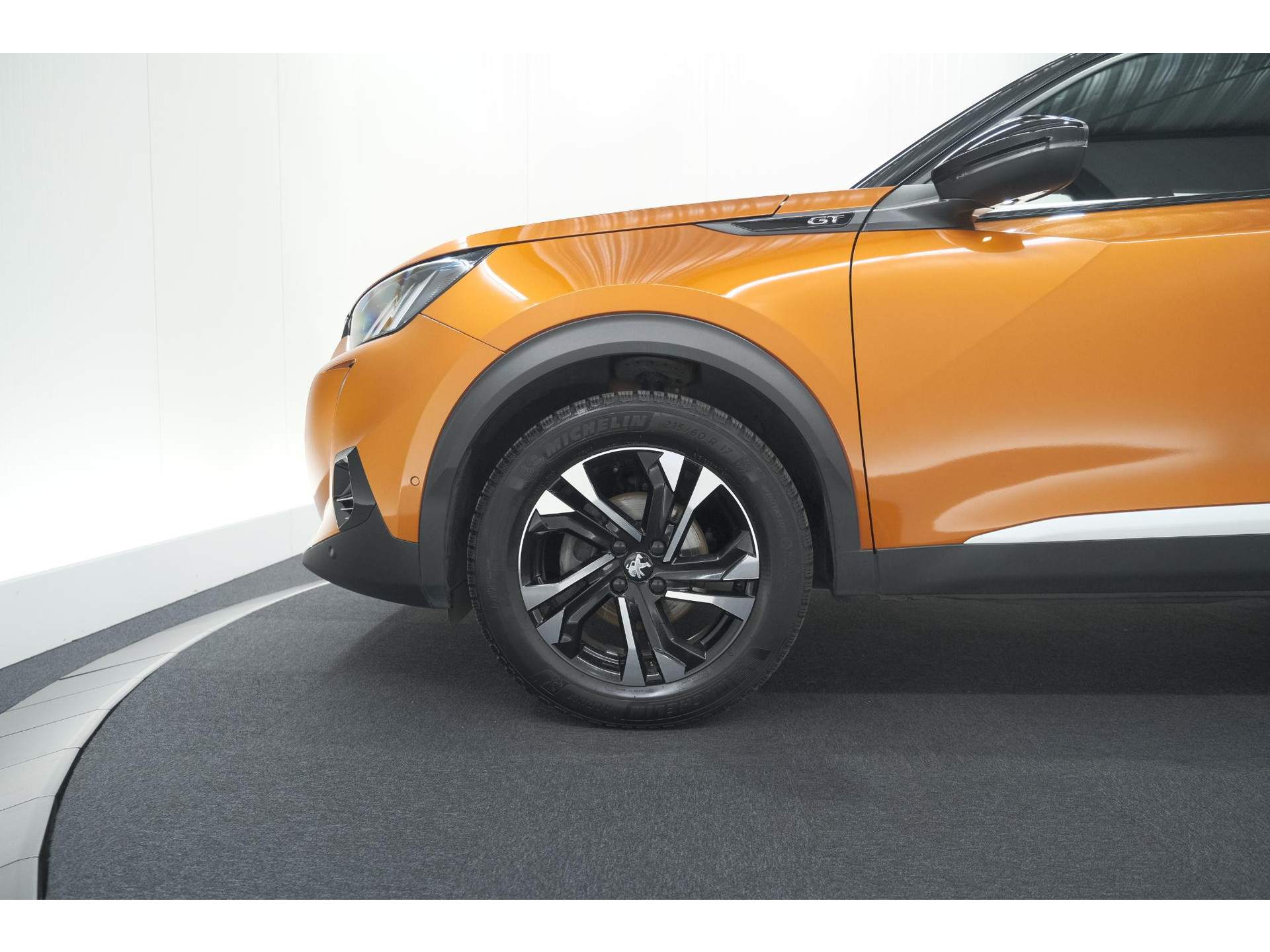 Peugeot 2008 PureTech 130 GT Pack | Leer-pakket | Camera | Dodehoekdetectie | Apple Carplay | Stoelverwarming