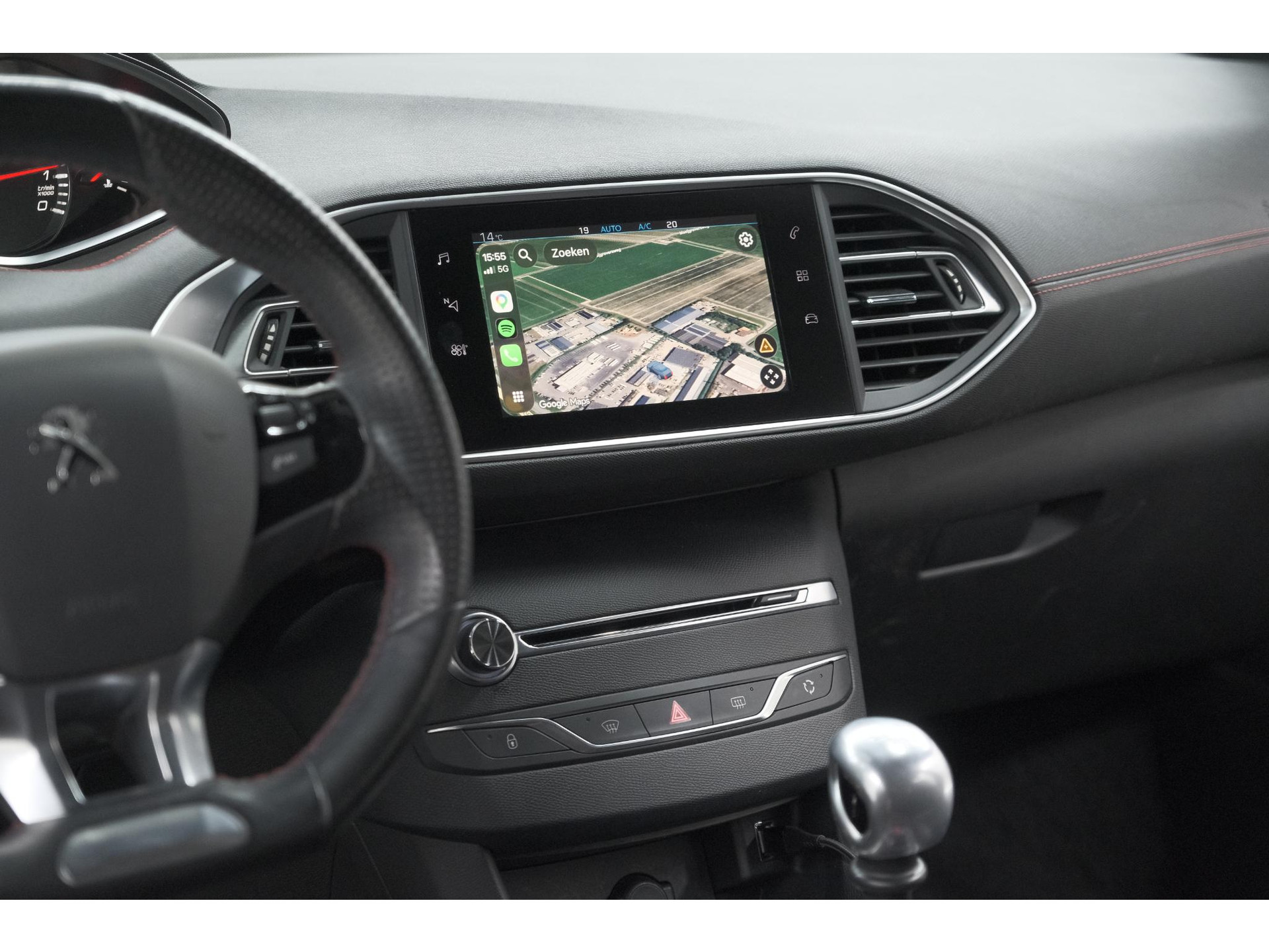 Peugeot 308 SW PureTech 130 GT-line | Trekhaak | Panoramadak | Camera | Alcantara Bekleding | Dodehoekdetectie