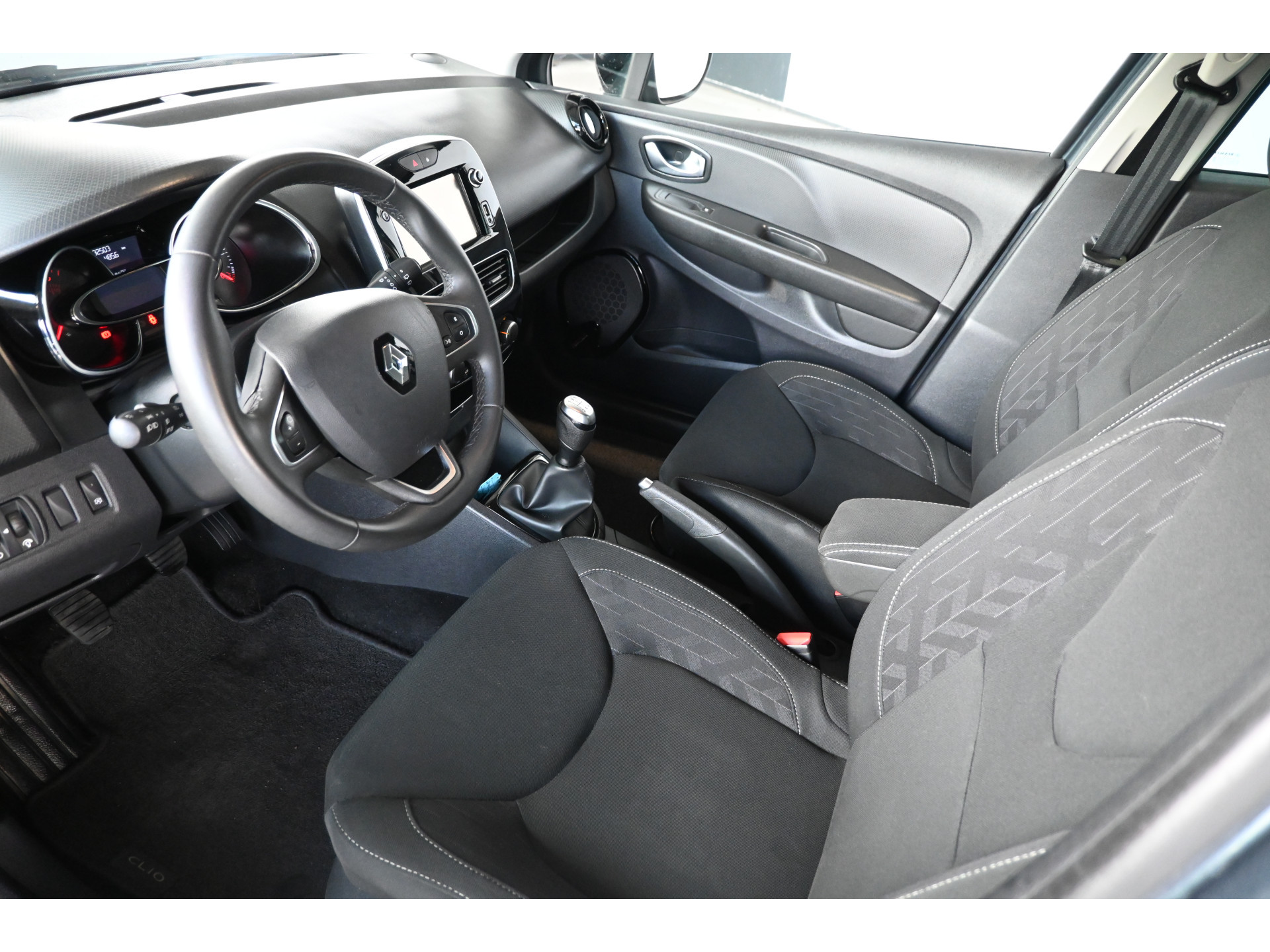 Renault Clio 1.5 dCi Limited Airco LED Navigatie Goed Onderhouden! Rijklaarprijs! Inruil Mogelijk!
