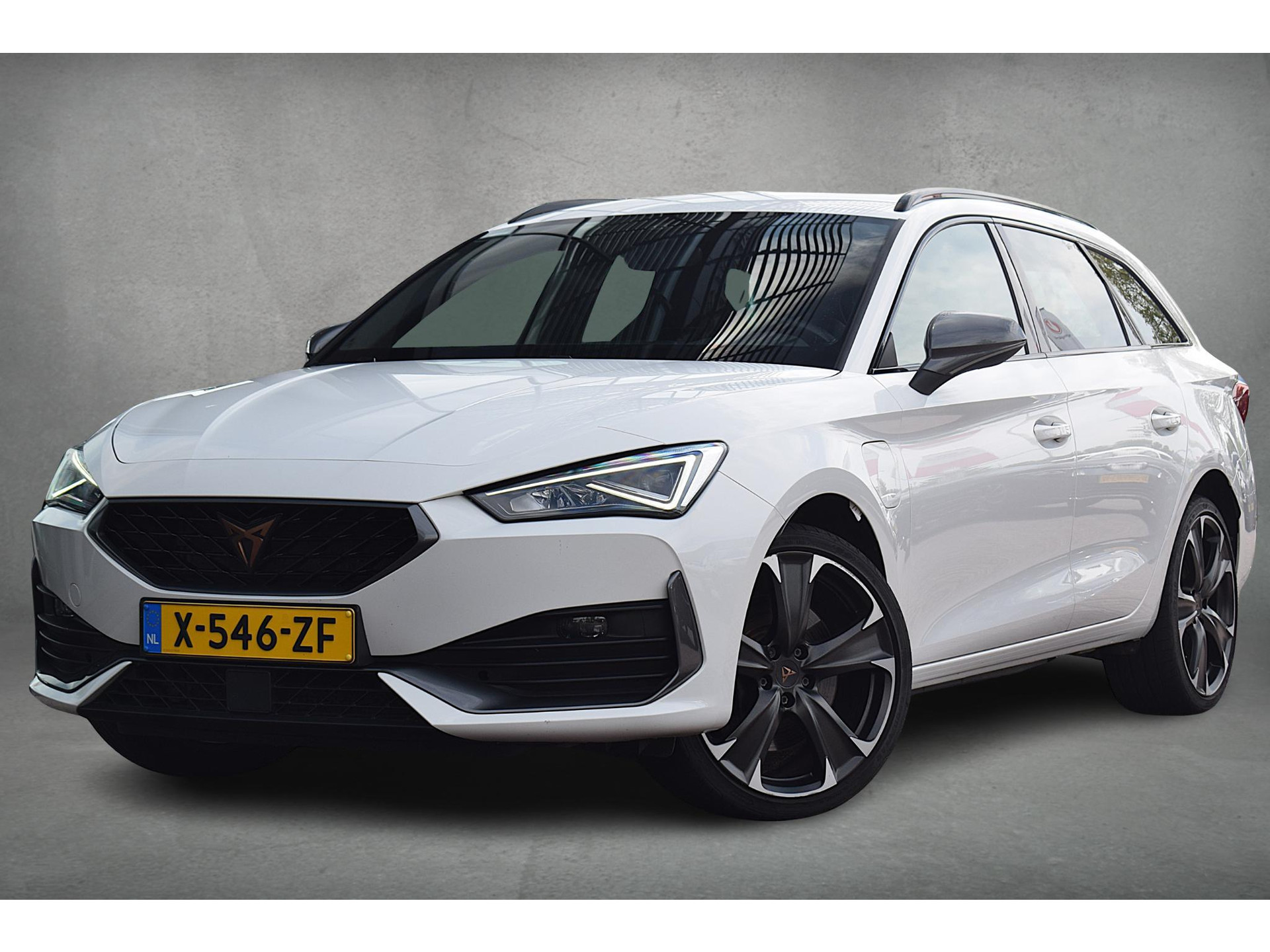 CUPRA Leon Sportstourer 1.4 e-Hybrid VZ Business | 245 PK | Half Leer | Apple CarPlay | Stuurverwarming