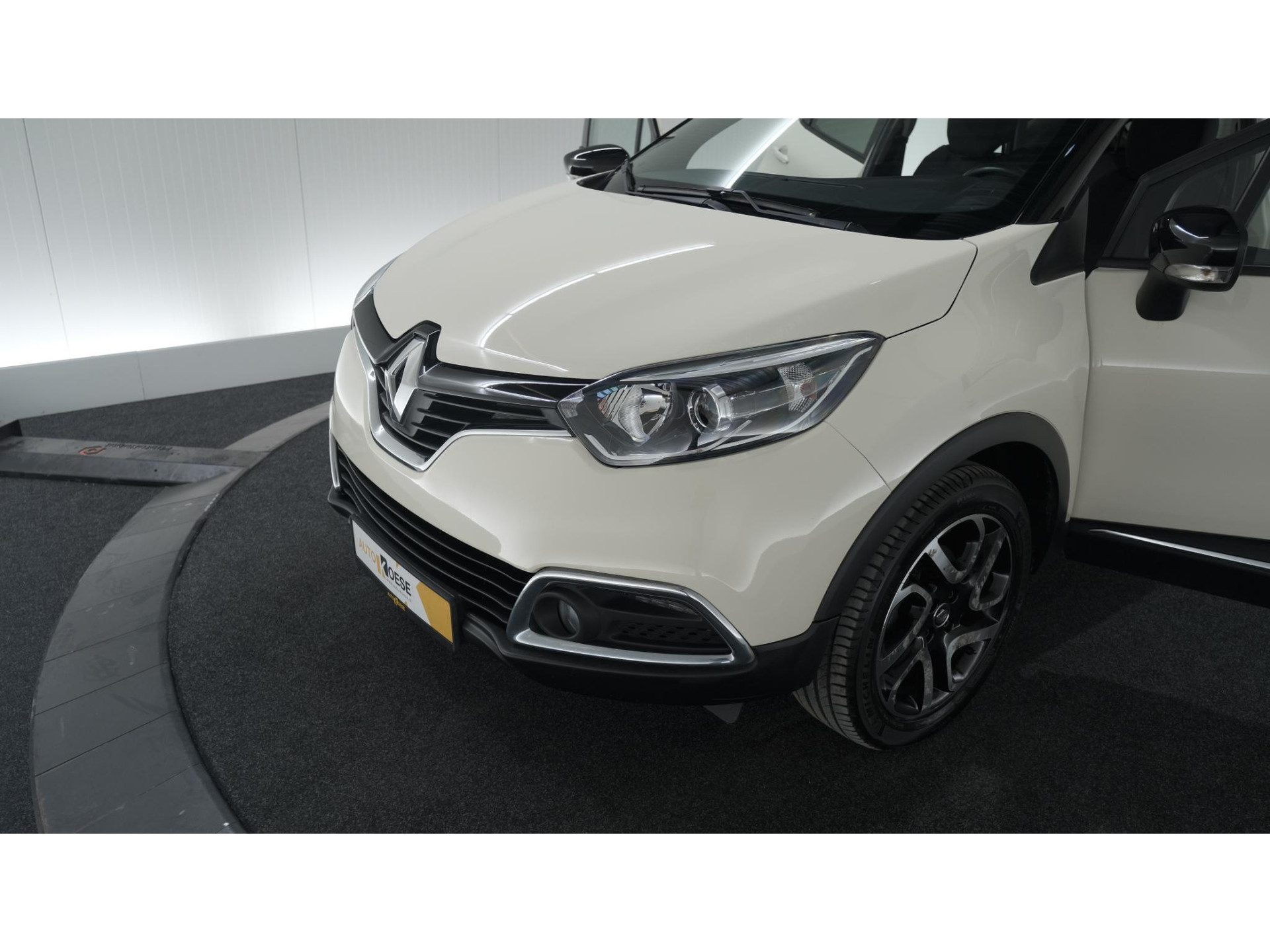 Renault Captur TCe 120 Dynamique | Trekhaak | Camera | R-Link Navigatie | Parkeersensoren