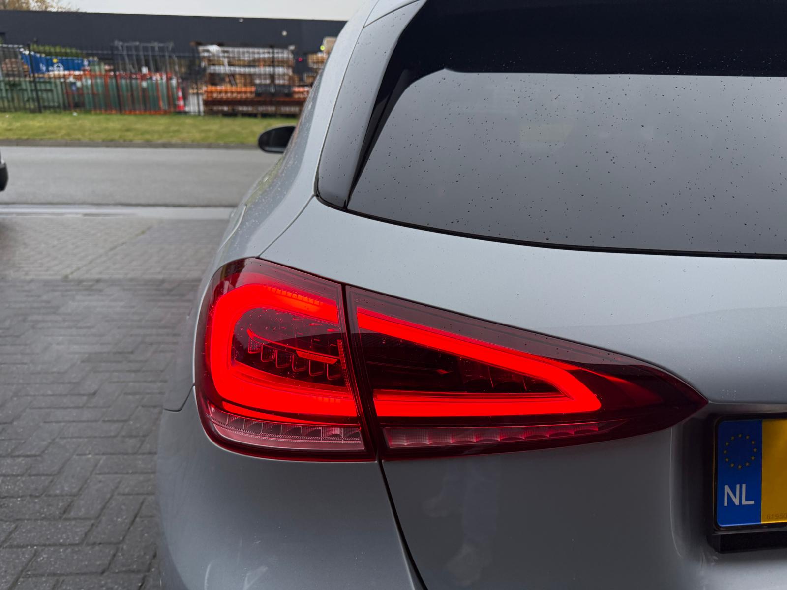 Mercedes-Benz A-klasse 180 Business Solution | 3/6/12MND GARANTIE | NAVIGATIE | CRUISE |LED | DAB | PDC | LMV | GOED ONDERHOUDEN |