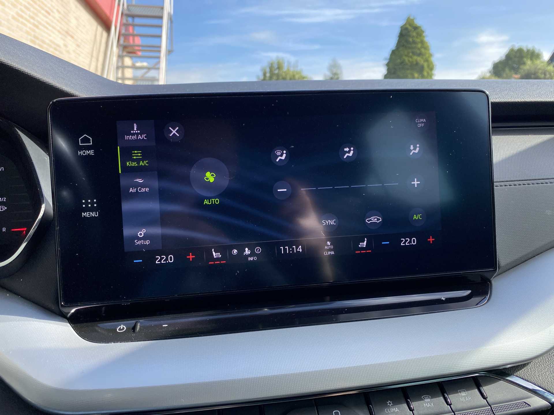 ŠKODA Octavia Combi 1.0 e-TSI Business Edition Plus AUT. | 1e eigenaar | dealer onderh. | navigatie | trekhaak | carplay | adaptieve cruise