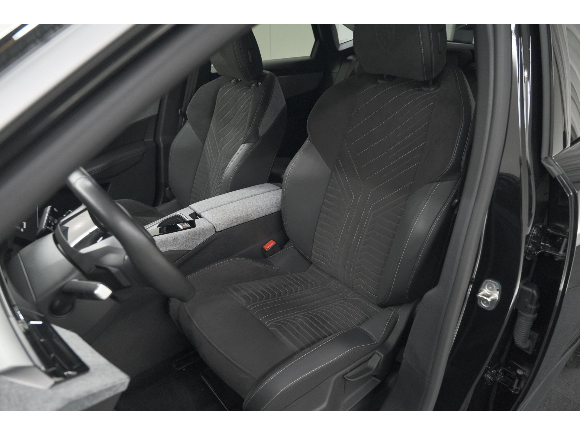 Peugeot 3008 1.2 Hybrid 145 GT | Adaptieve Cruise Control | Elektrische Kofferklep | Alcantara Stoelen | Camera