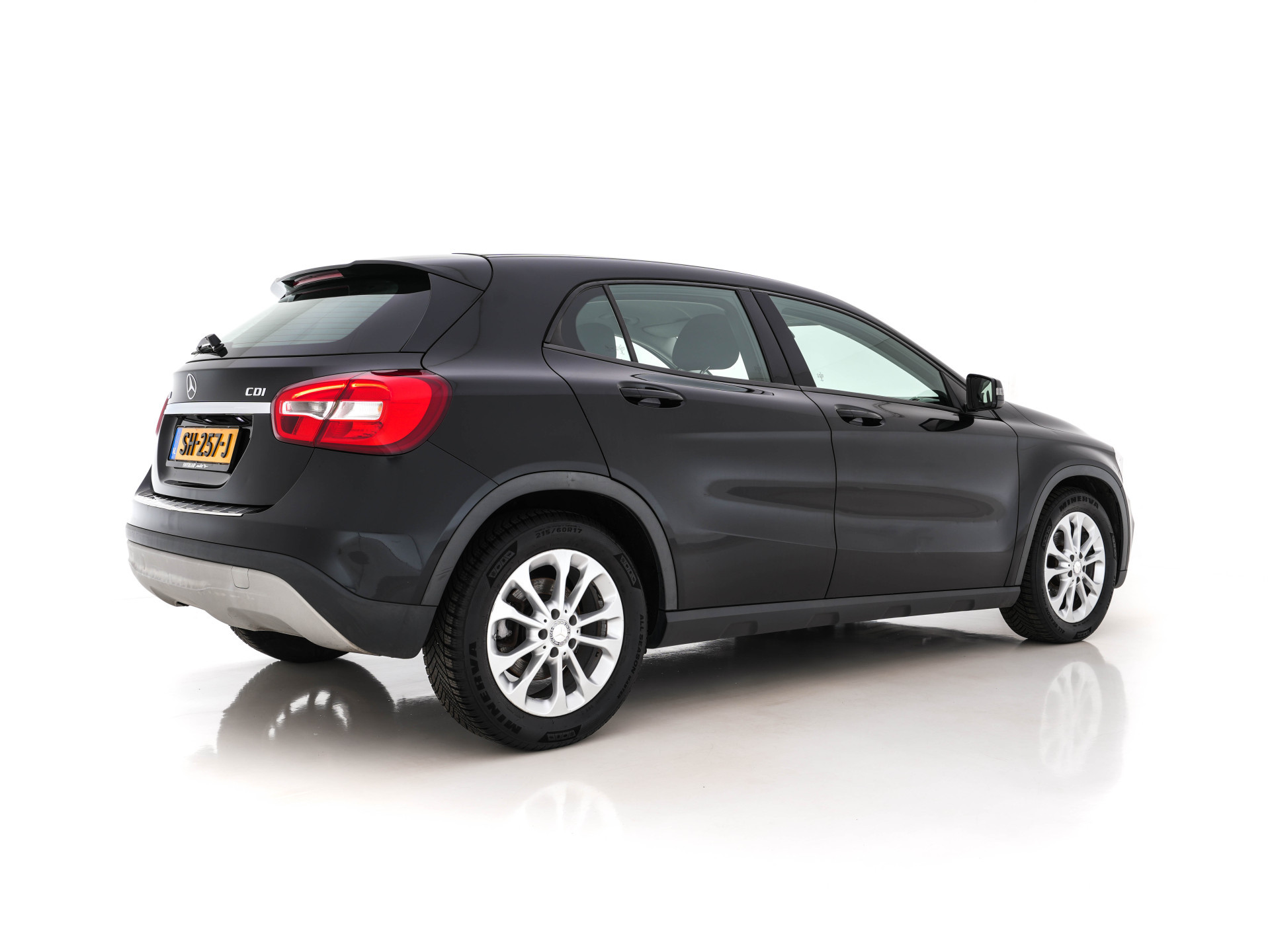 Mercedes-Benz GLA-klasse 180 CDI (INCL-BTW) *NAVI-FULLMAP | AIRCO | COMFORT-SEATS | CARBON-INLAY |  17"ALU*