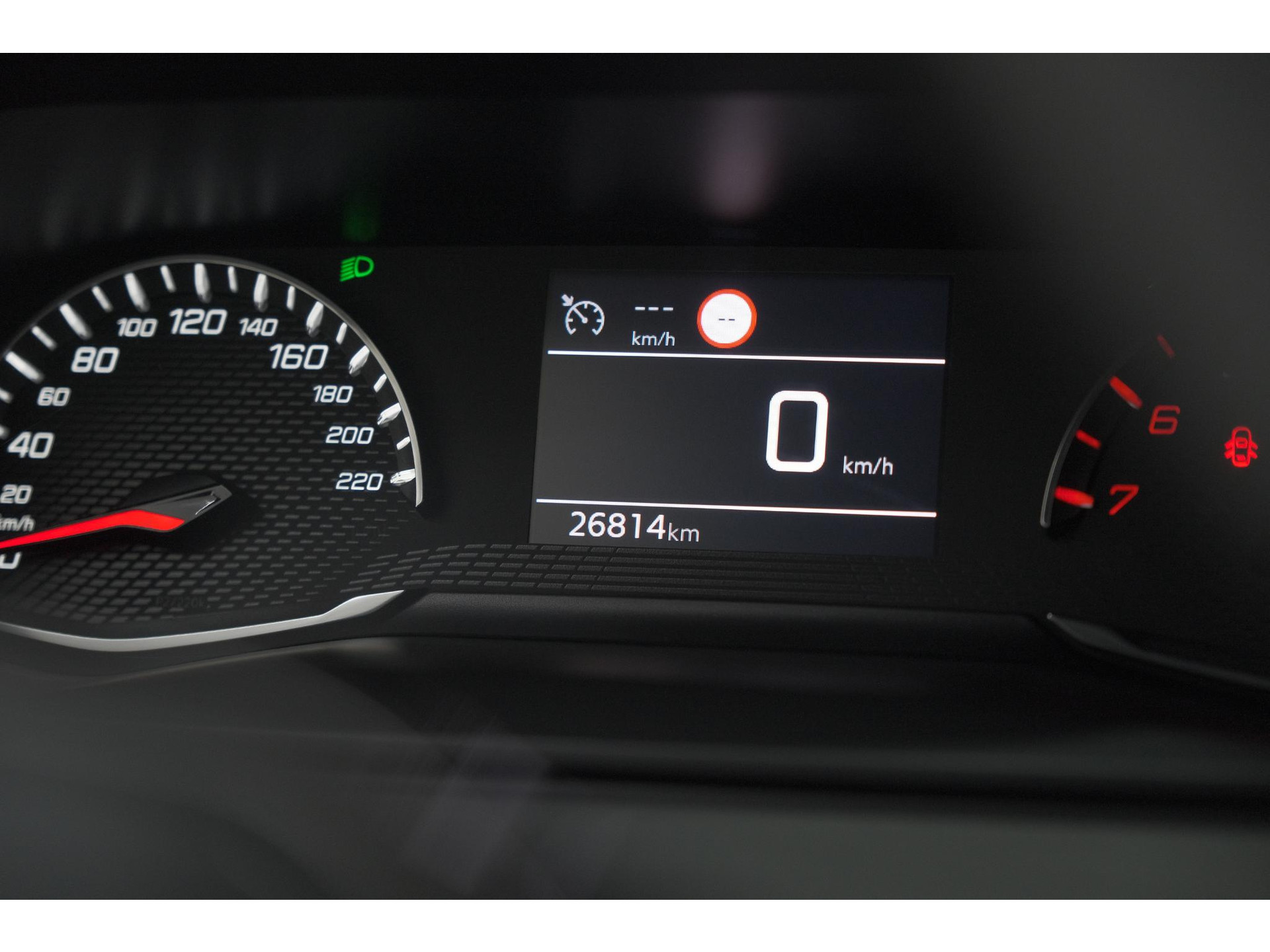 Peugeot 2008 PureTech Allure Pack | Navigatie | Parkeersensoren | Apple Carplay