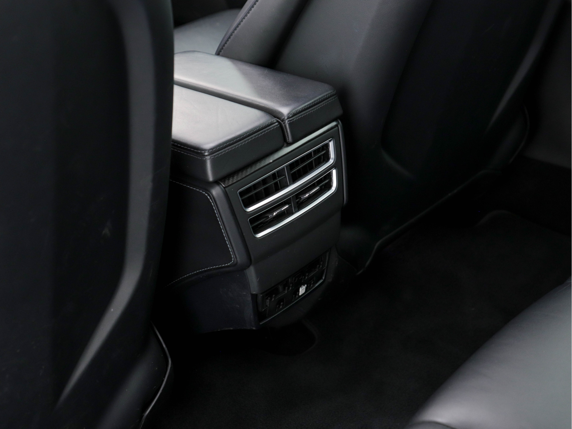 Tesla Model S P85D Performance-Pack AWD [ 3-Fase ] (INCL-BTW) *PANO | NAPPA-FULL-LEATHER | AUTO-PILOT | AIR-SUSPENSION | KEYLESS | CAMERA | FULL-LED | ADAPTIVE-CRUISE |  DIGI-COCKPIT | SPORT-SEATS | 19"ALU*