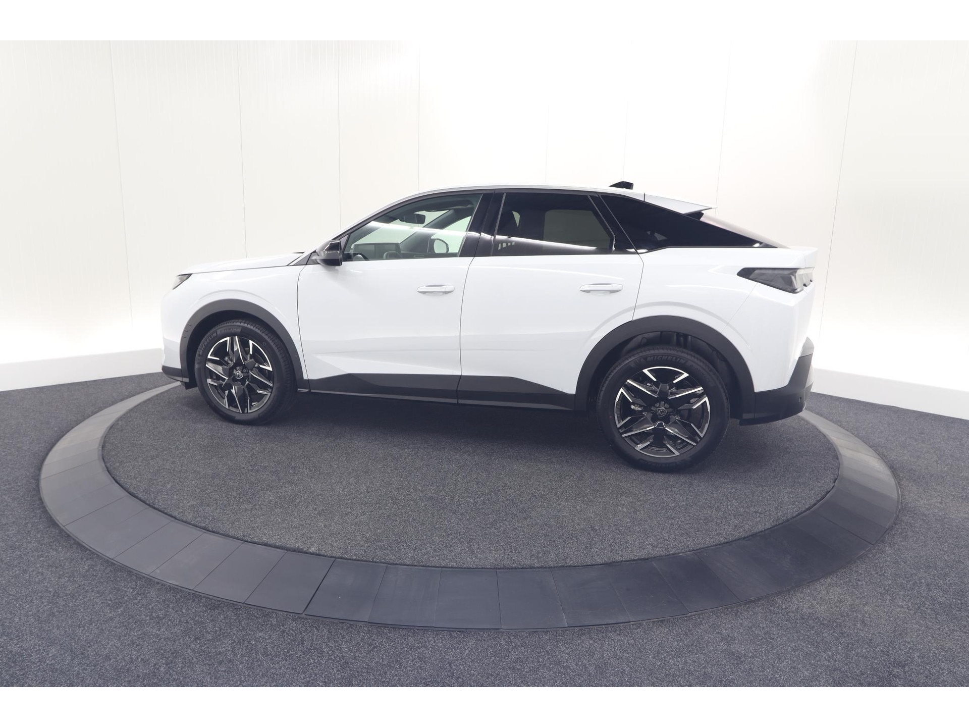 Peugeot 3008 136 Hybrid e-DCS6 Allure | Stoelverwarming | Camera | Apple Carplay