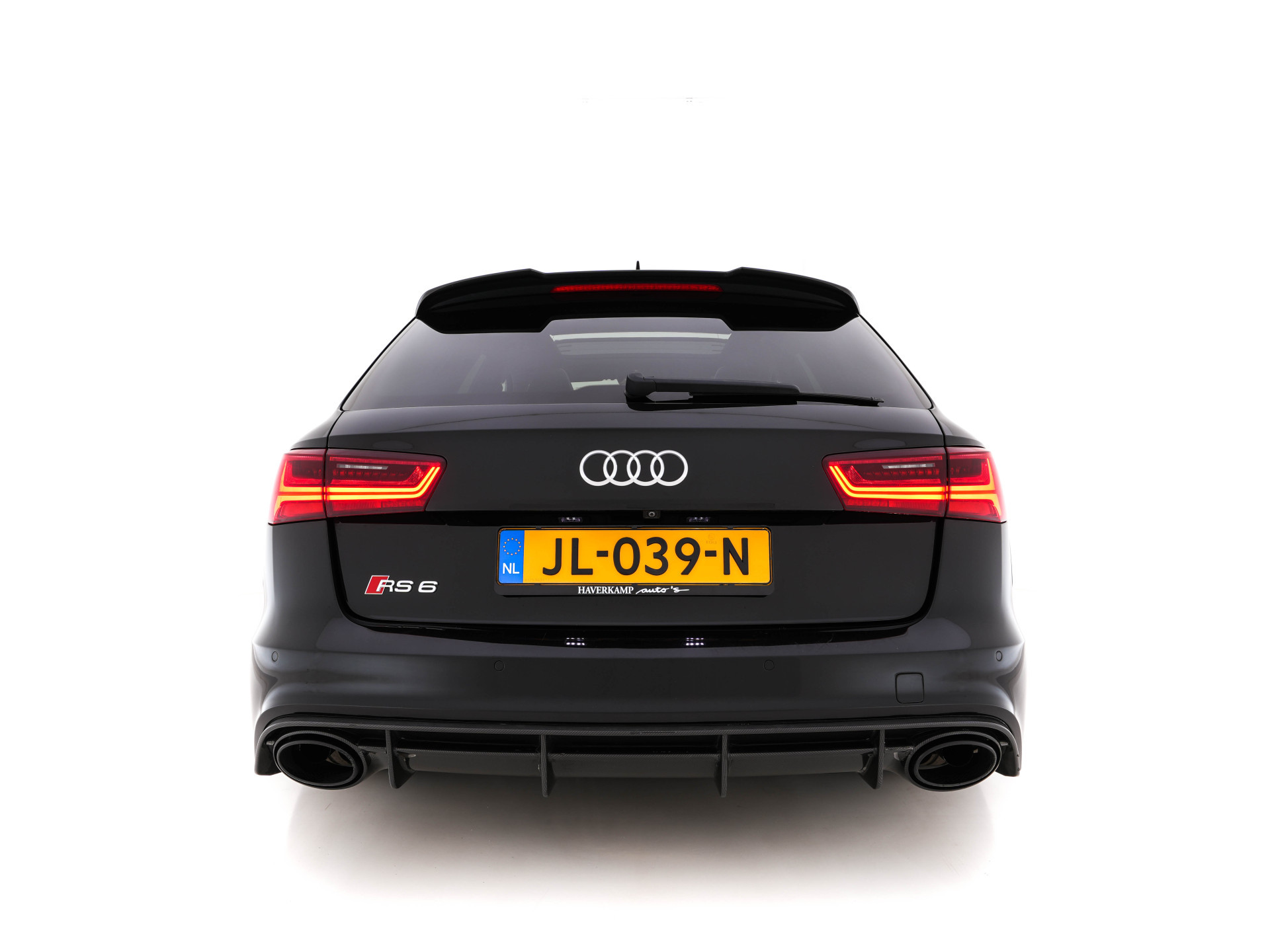 Audi RS6 Avant 4.0 TFSI Quattro *MILLITEK-EXHAUST | CERAMIC-BRAKES | PANO | LEATHER-ALCANTARA | FULL-LED | TOP-VIEW | BLIS | MEMORY-PACK | CARBON-INT. | BOSE-SOUND | LANE-ASSIST | KEYLESS | DAB+ | SPORT-SEATS | SHIFT-PADDLE