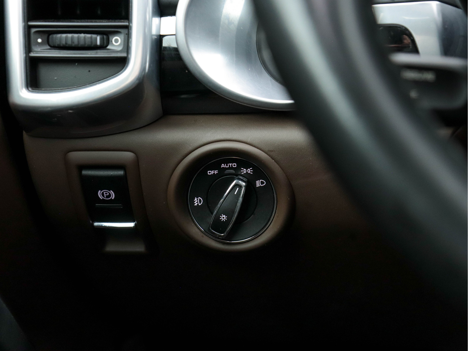 Porsche Cayenne 3.0 S E-Hybrid Plug-In (model-2016) Aut. *PANO | LEATHER | NAVI-FULLMAP | BOSE-SURROUND | AIR-SUSPENSION | ECC | FULL-LED | PDC | CRUISE | MEMORY-PACK | SHIFTPADDLES | HEATED-SPORTSEATS | 21"ALU*